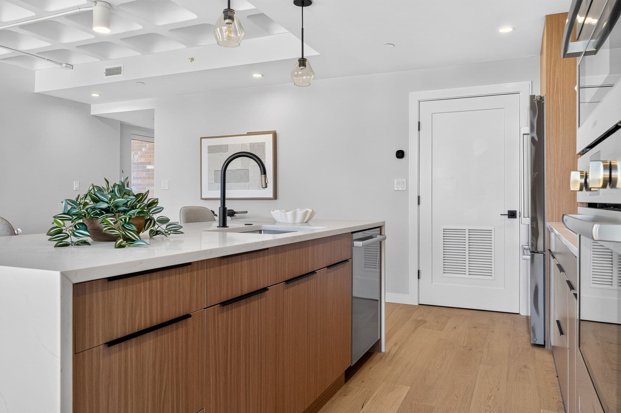 Condominium at 125 Lowell Street # 603, Somerville MA 02143, Somerville, photo 10 of 23