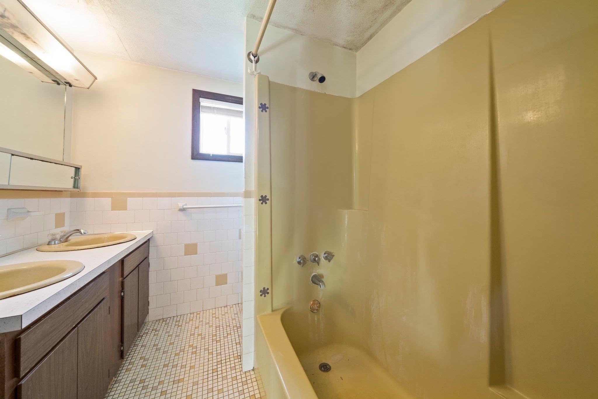 Duplex at 22-24 Adams Drive, Randolph MA 02368, Randolph, photo 33 of 42