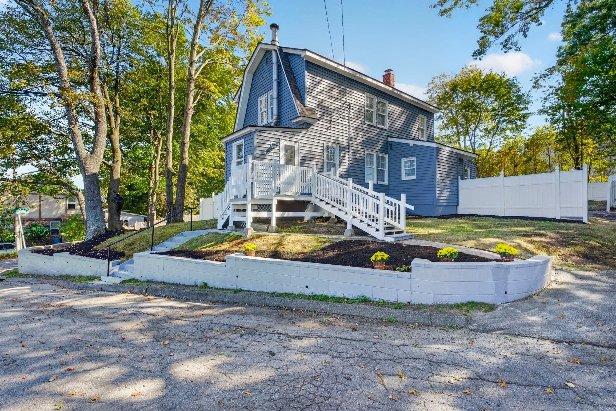 19 Genessee, Worcester MA 01603