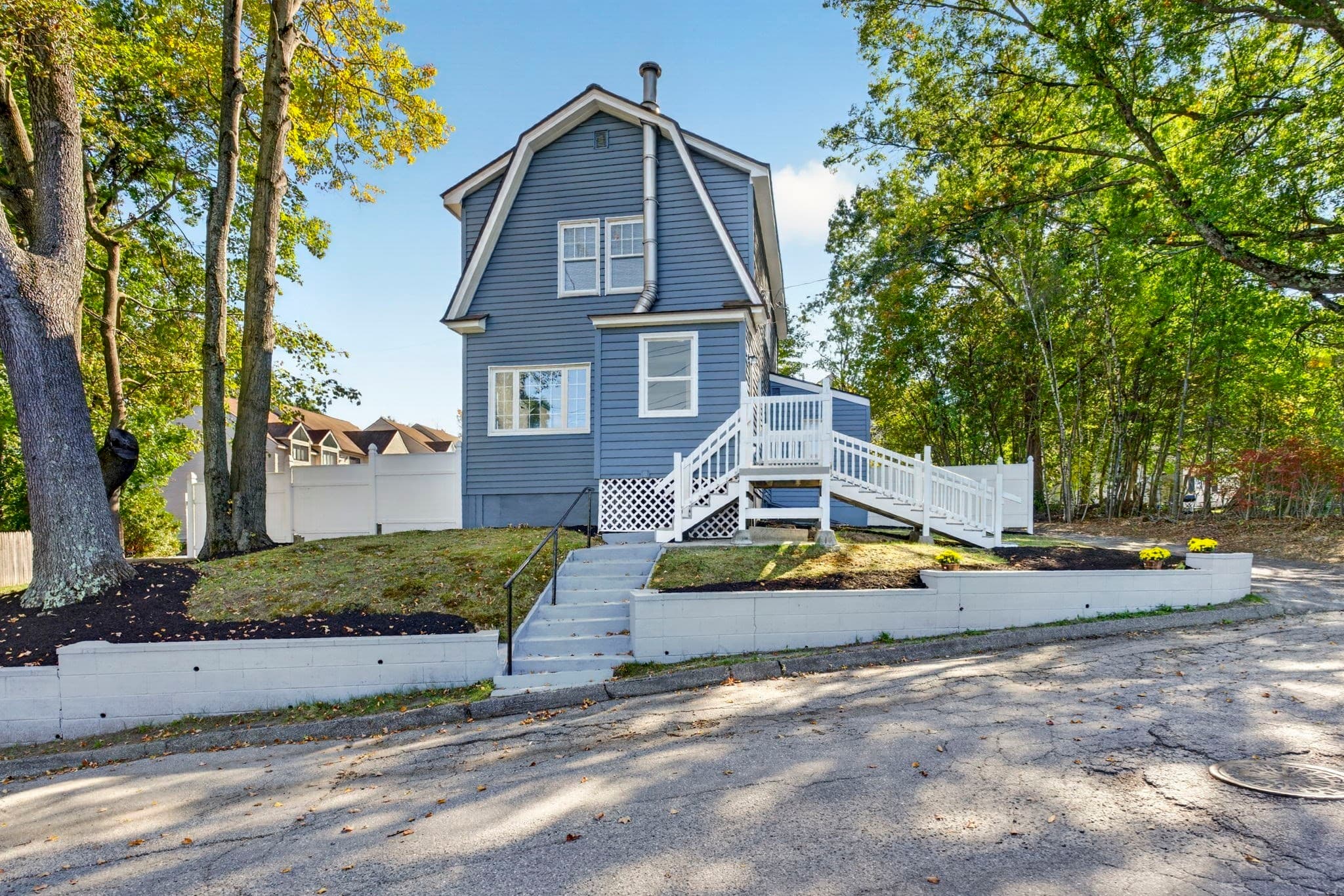 Single Family Residence at 19 Genessee, Worcester MA 01603, Worcester, photo 5 of 34