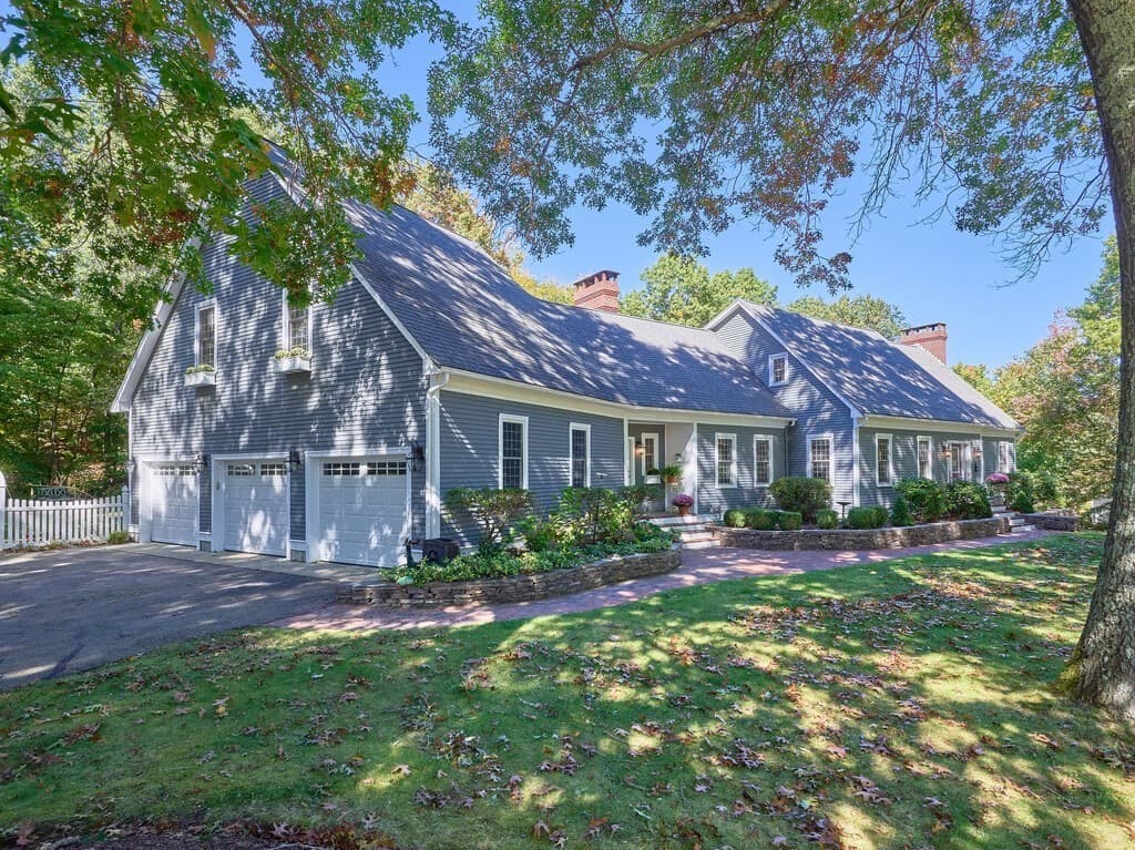 Single Family Residence at 12 Fort Apache Dr, Franklin MA 02038, Franklin, photo 3 of 28