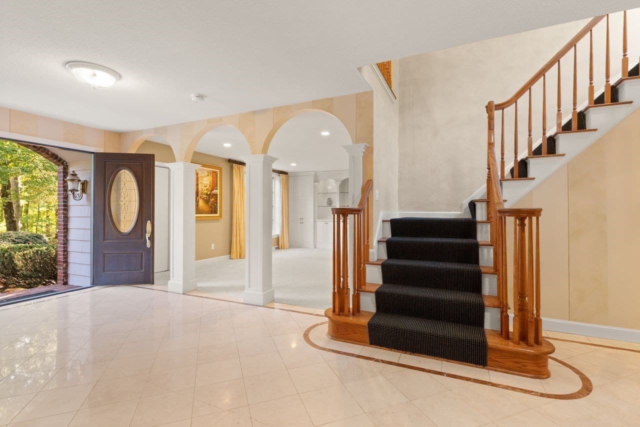 Single Family Residence at 17 Mallard Dr, Sharon MA 02067, Sharon, photo 5 of 42