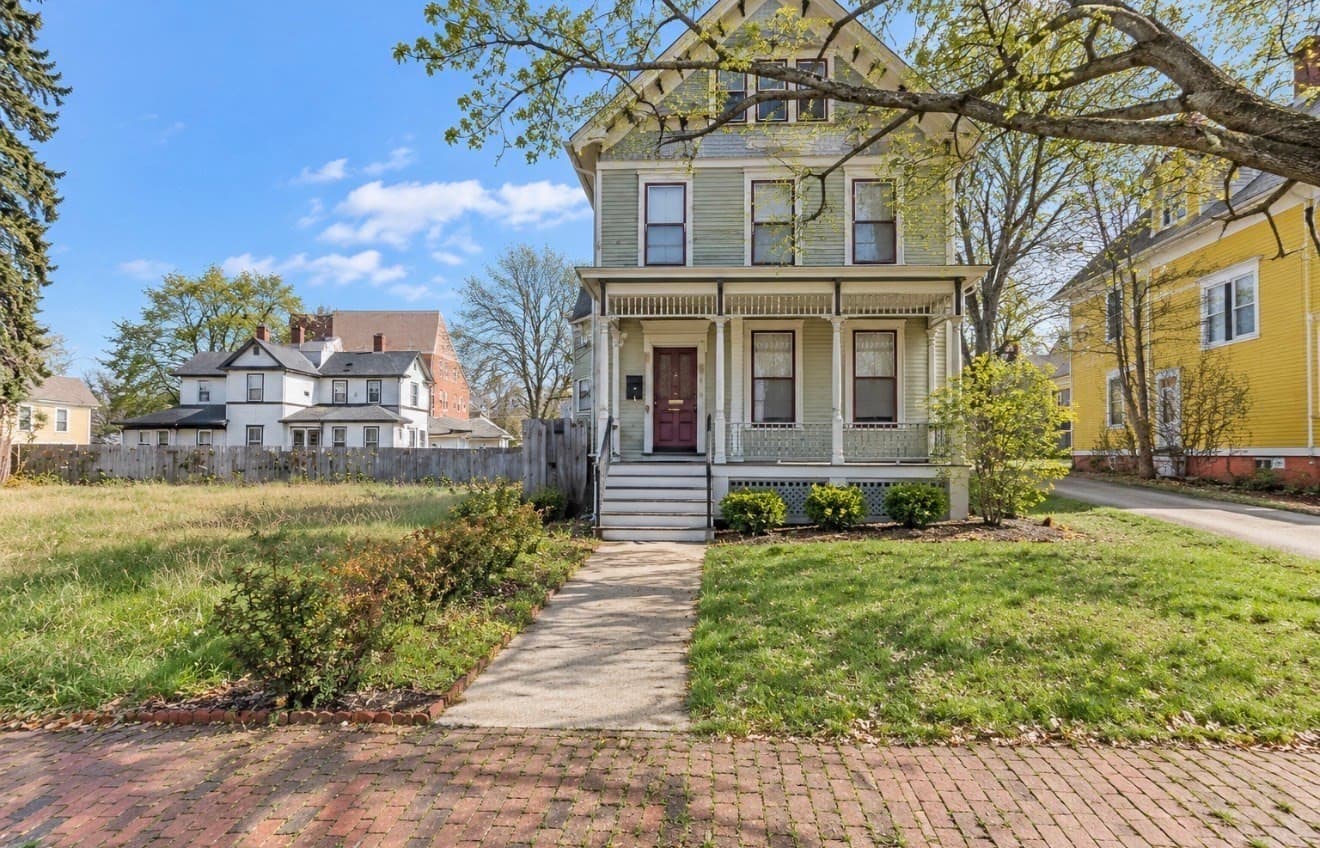 67 Thompson Street, Springfield MA 01109