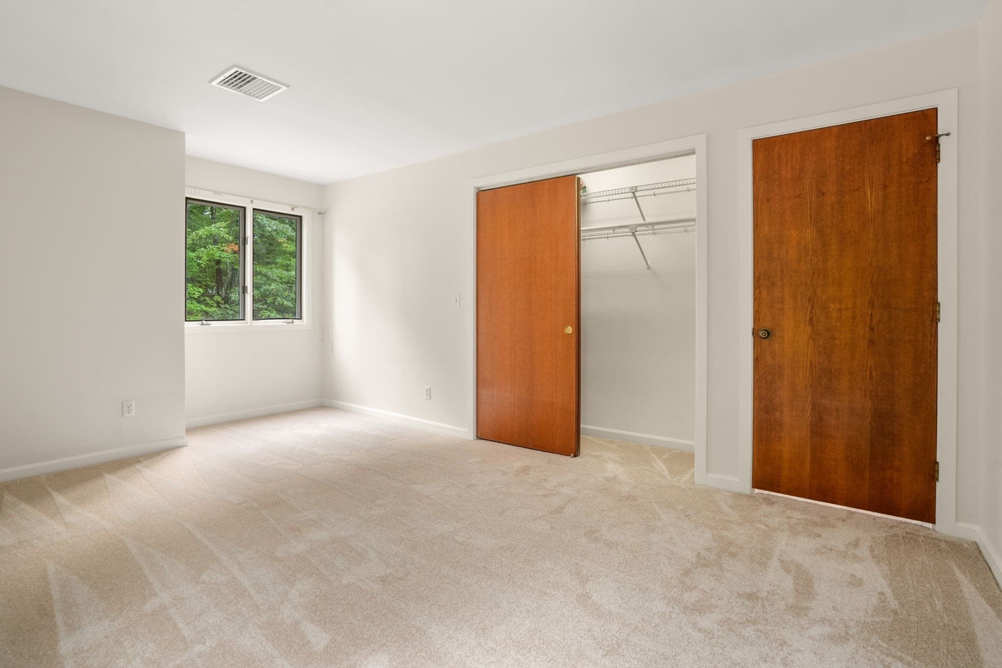 Condominium at 330 Sunderland Rd # 22, Worcester MA 01604, Worcester, photo 13 of 37
