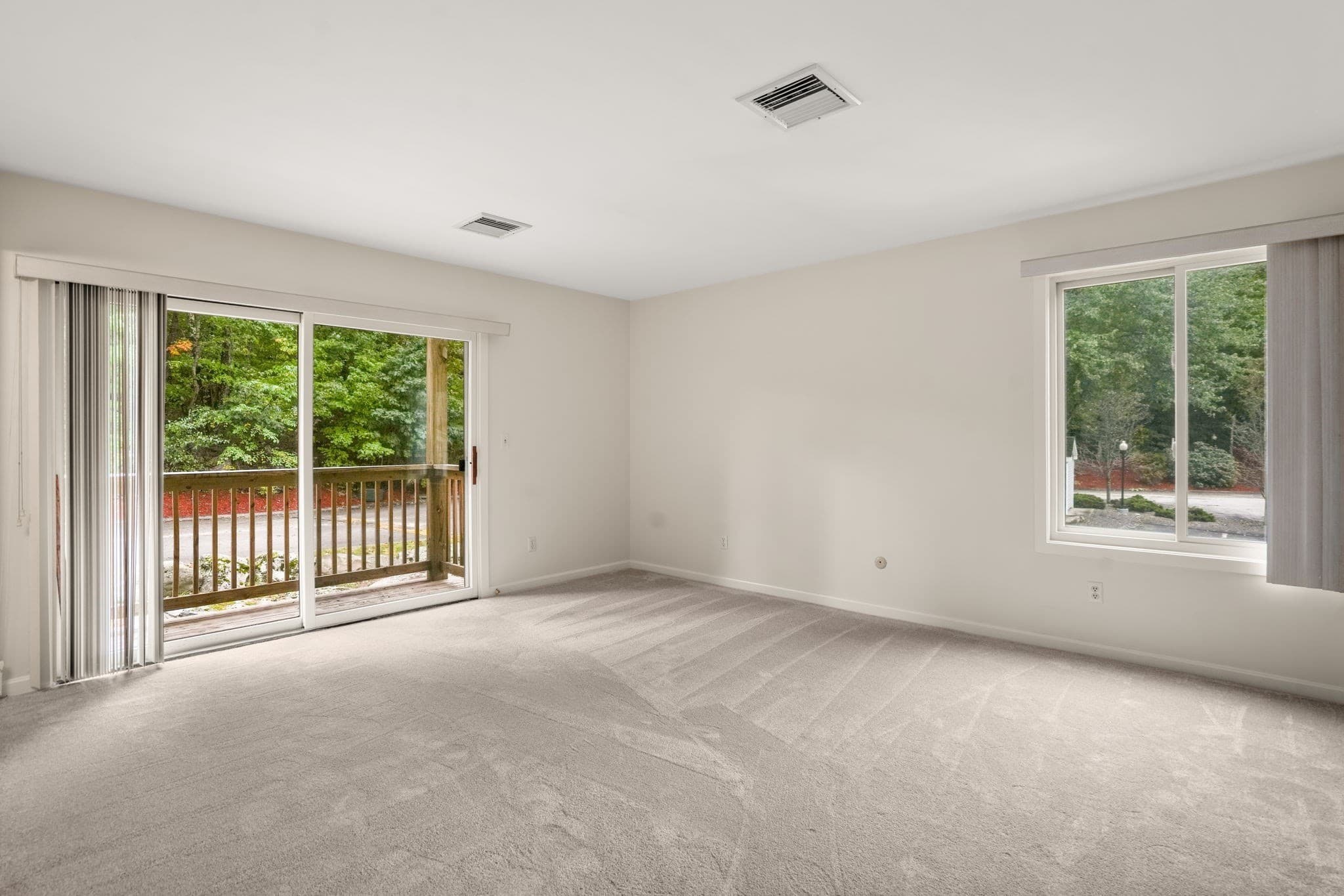 Condominium at 330 Sunderland Rd # 22, Worcester MA 01604, Worcester, photo 7 of 37