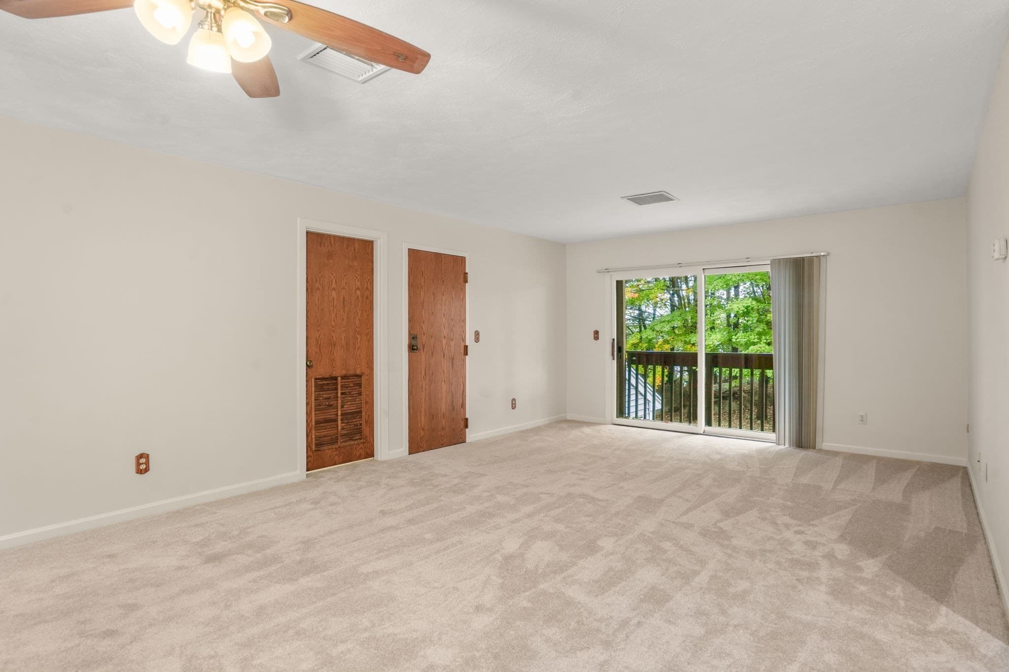 Condominium at 330 Sunderland Rd # 22, Worcester MA 01604, Worcester, photo 18 of 37