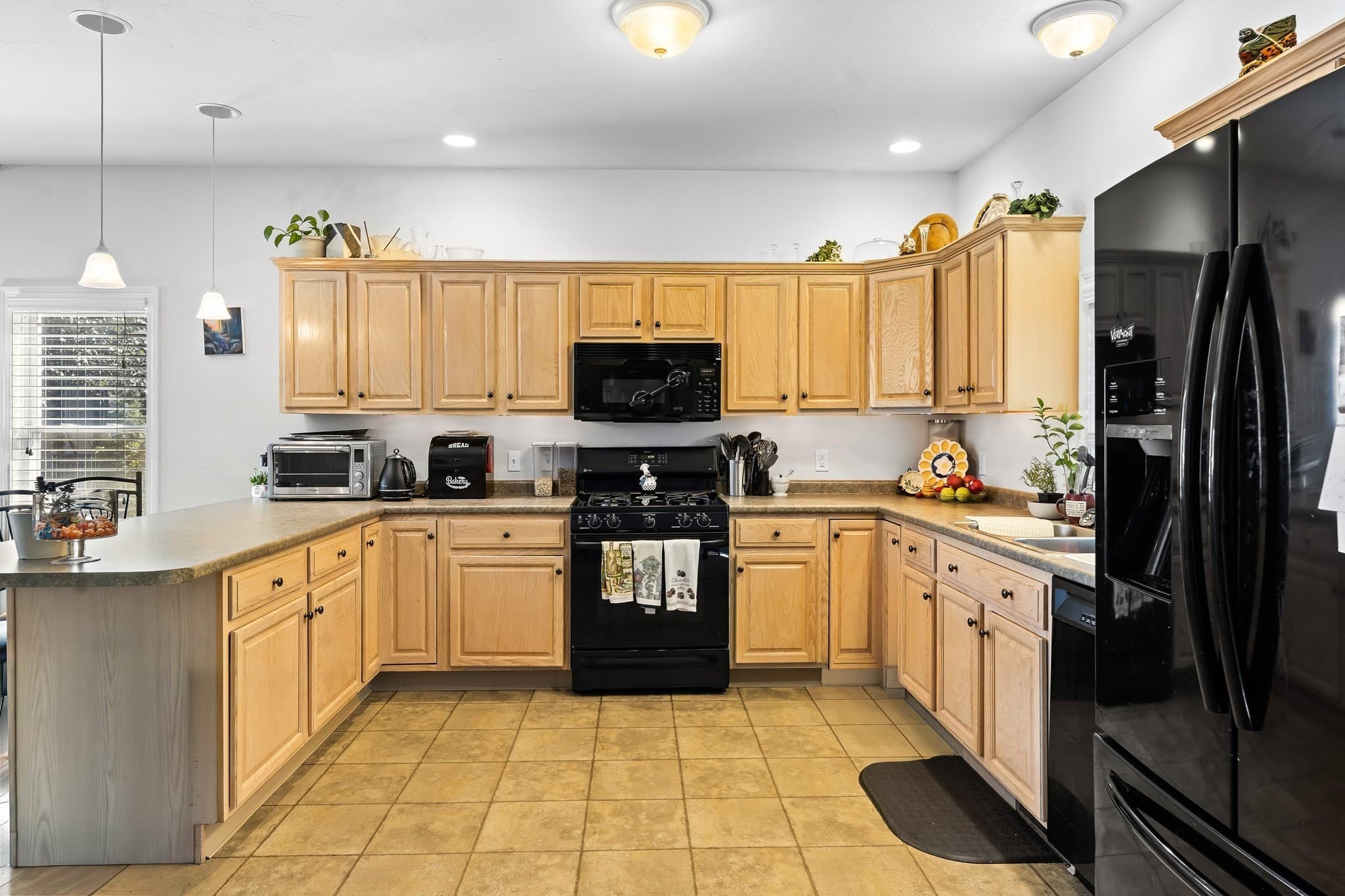Condominium at 357 Litchfield St # 357, Leominster MA 01453, Leominster, photo 5 of 29