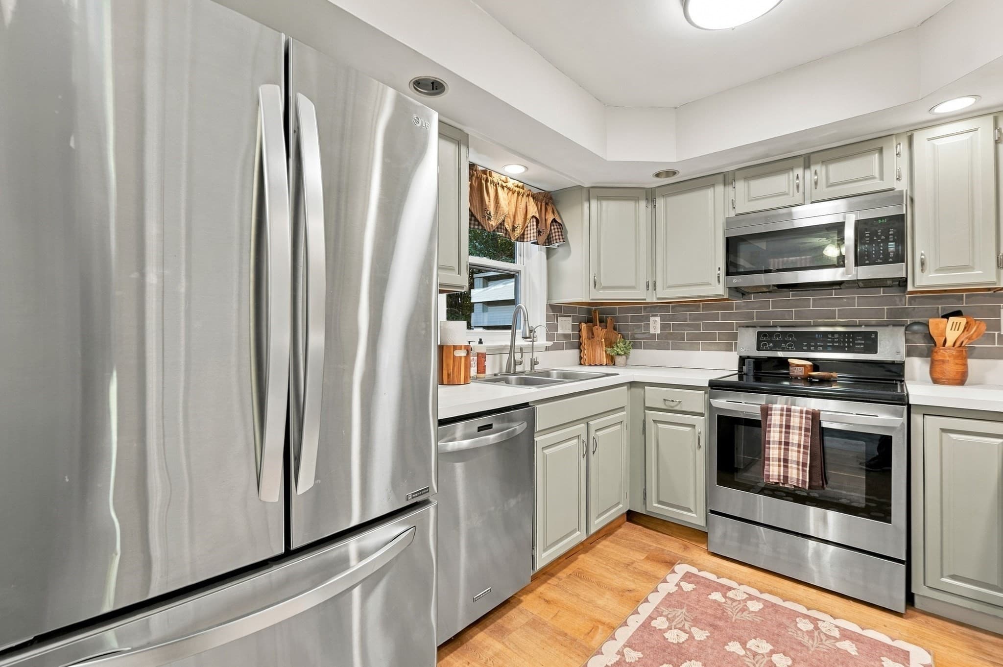 Condominium at 38 Walnut Circle # 38, Merrimack NH 03054, Merrimack, photo 10 of 28