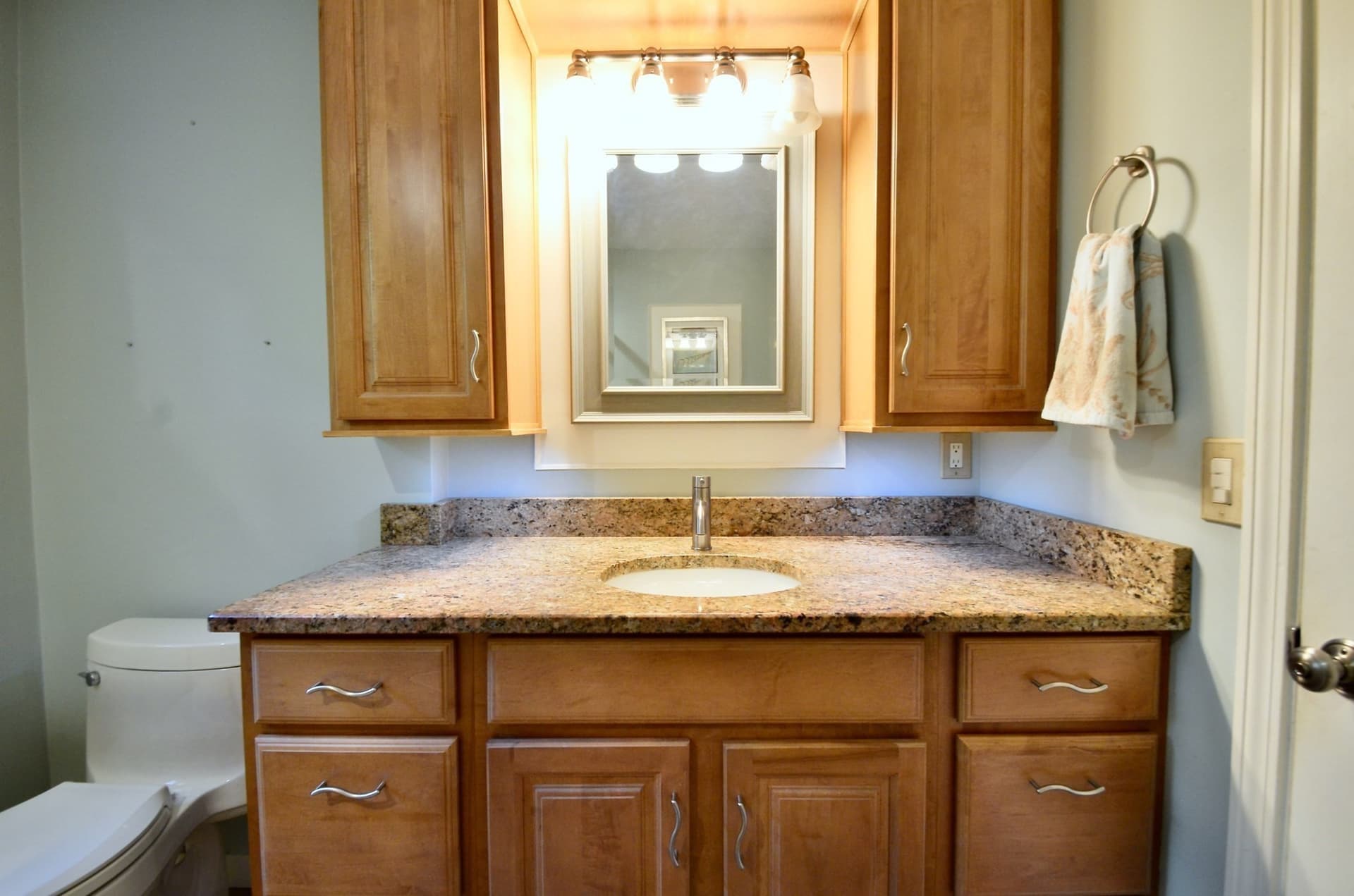 Single Family Residence at 807 Highland St, Northbridge MA 01534, photo 17 of 33
