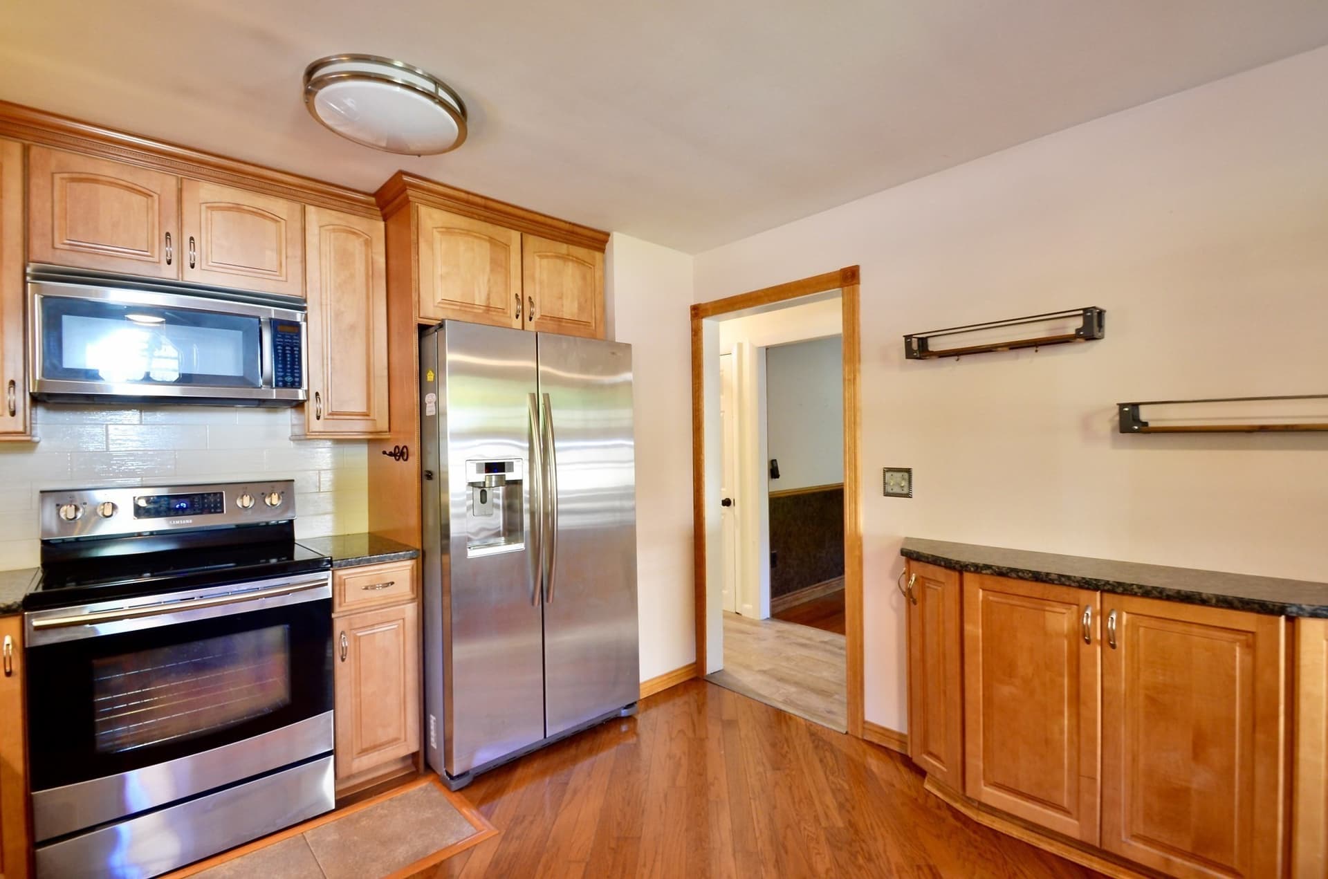 Single Family Residence at 807 Highland St, Northbridge MA 01534, photo 4 of 33
