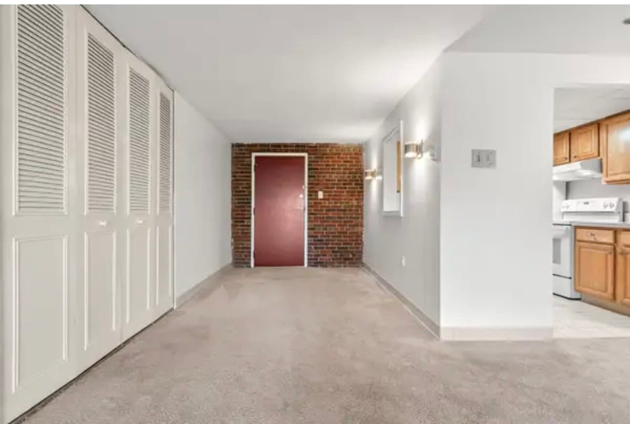 Condominium at 26 Greentree Ln # 31, Weymouth MA 02190, Weymouth, photo 2 of 16