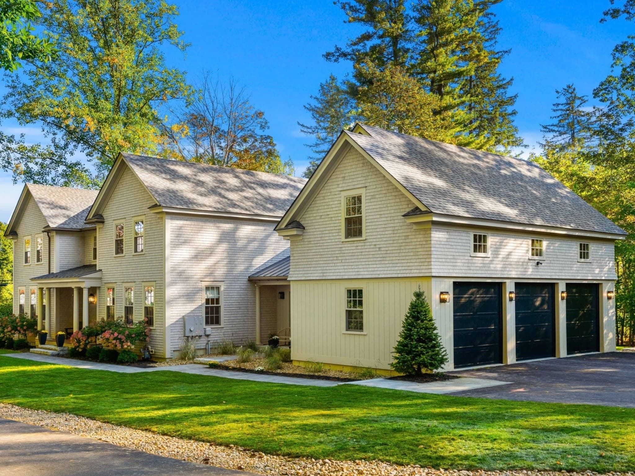 Single Family Residence at 26 Toppans Ln, Newburyport MA 01950, Newburyport, photo 2 of 42