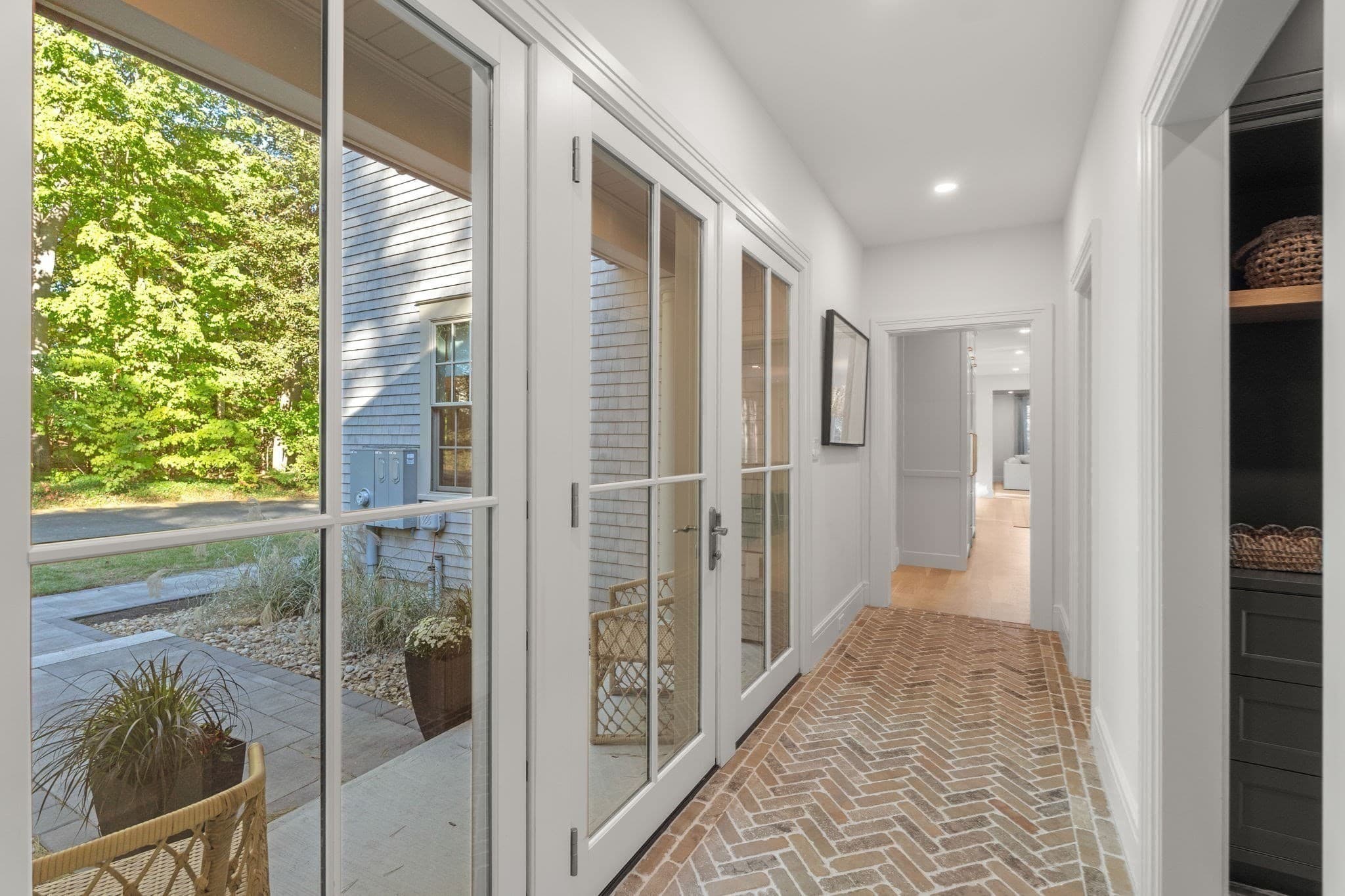 Single Family Residence at 26 Toppans Ln, Newburyport MA 01950, Newburyport, photo 5 of 42