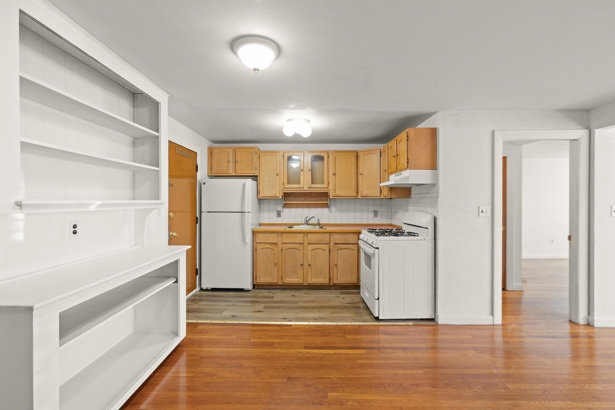 Condominium at 100 Magnolia Ave # 5, Lynn MA 01904, Lynn, photo 12 of 27