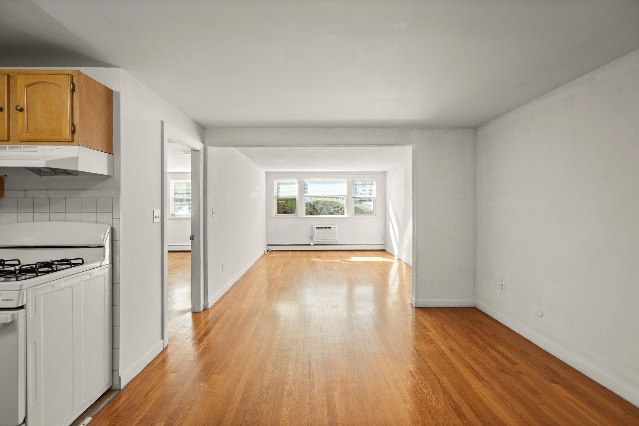Condominium at 100 Magnolia Ave # 5, Lynn MA 01904, Lynn, photo 9 of 27