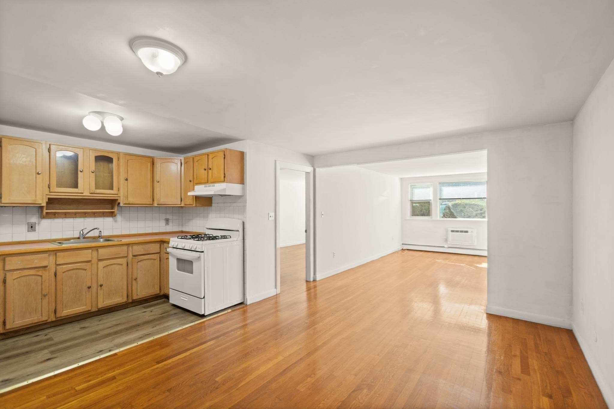Condominium at 100 Magnolia Ave # 5, Lynn MA 01904, Lynn, photo 11 of 27