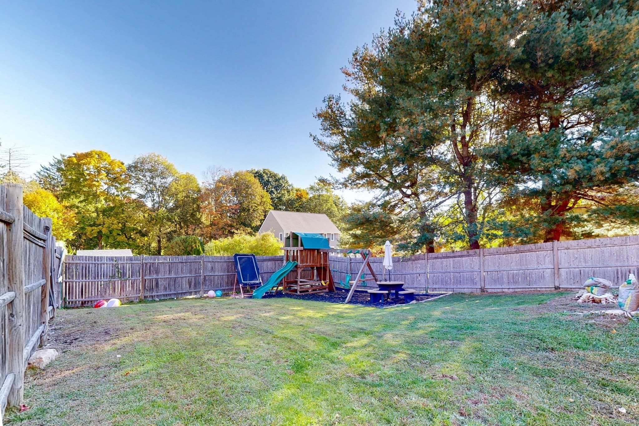 Single Family Residence at 36 Clover Hill St, Marlborough MA 01752, Marlborough, photo 4 of 24