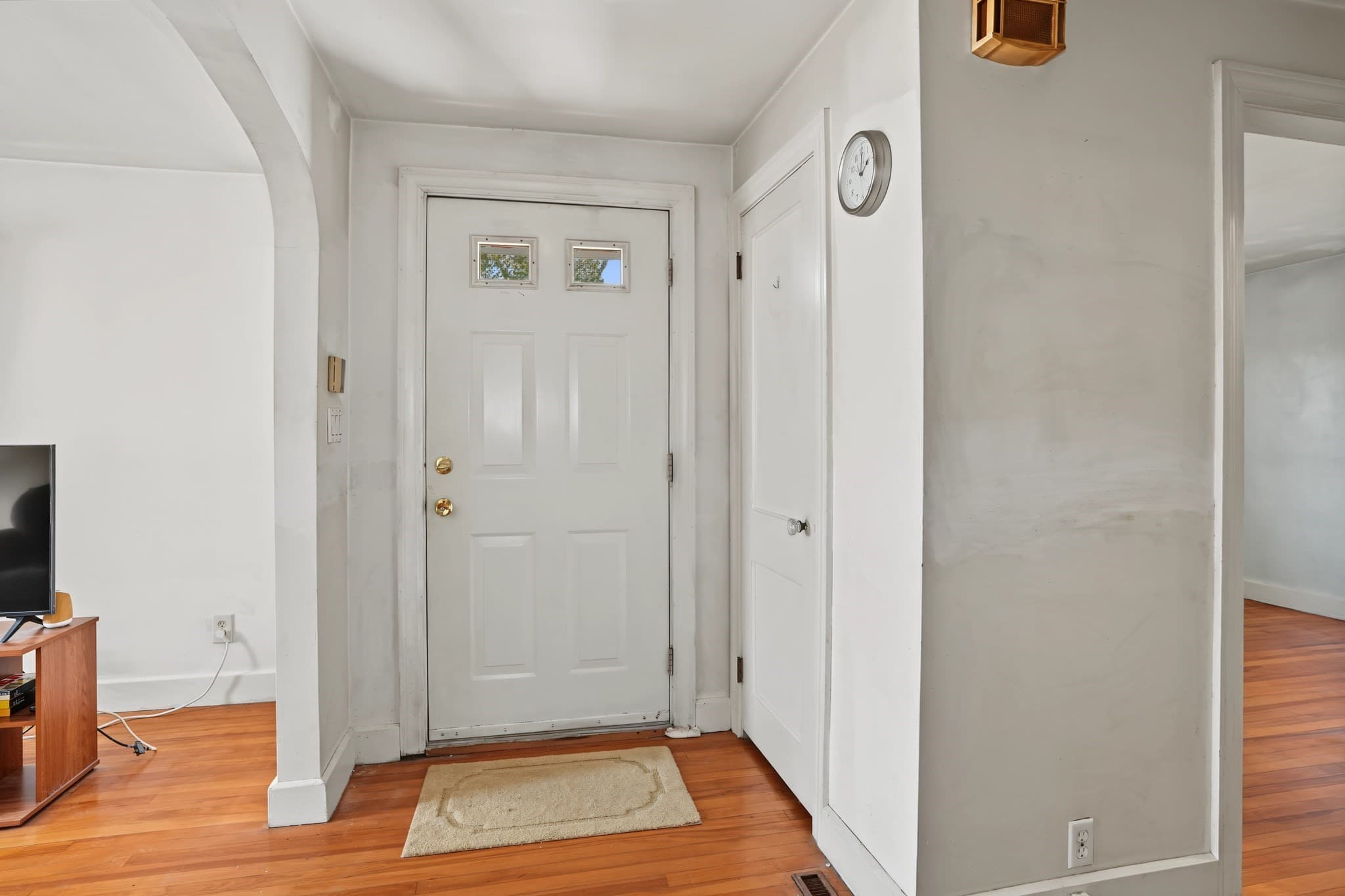 Single Family Residence at 675 Burncoat Street, Worcester MA 01606, Worcester, photo 2 of 22