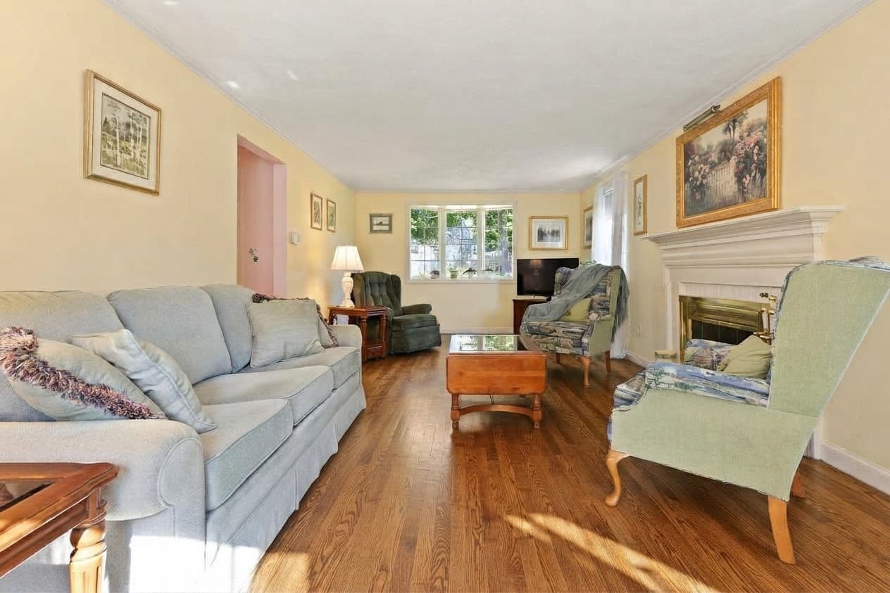 Single Family Residence at 33 Arcadia Rd, Norwood MA 02062, Norwood, photo 3 of 32