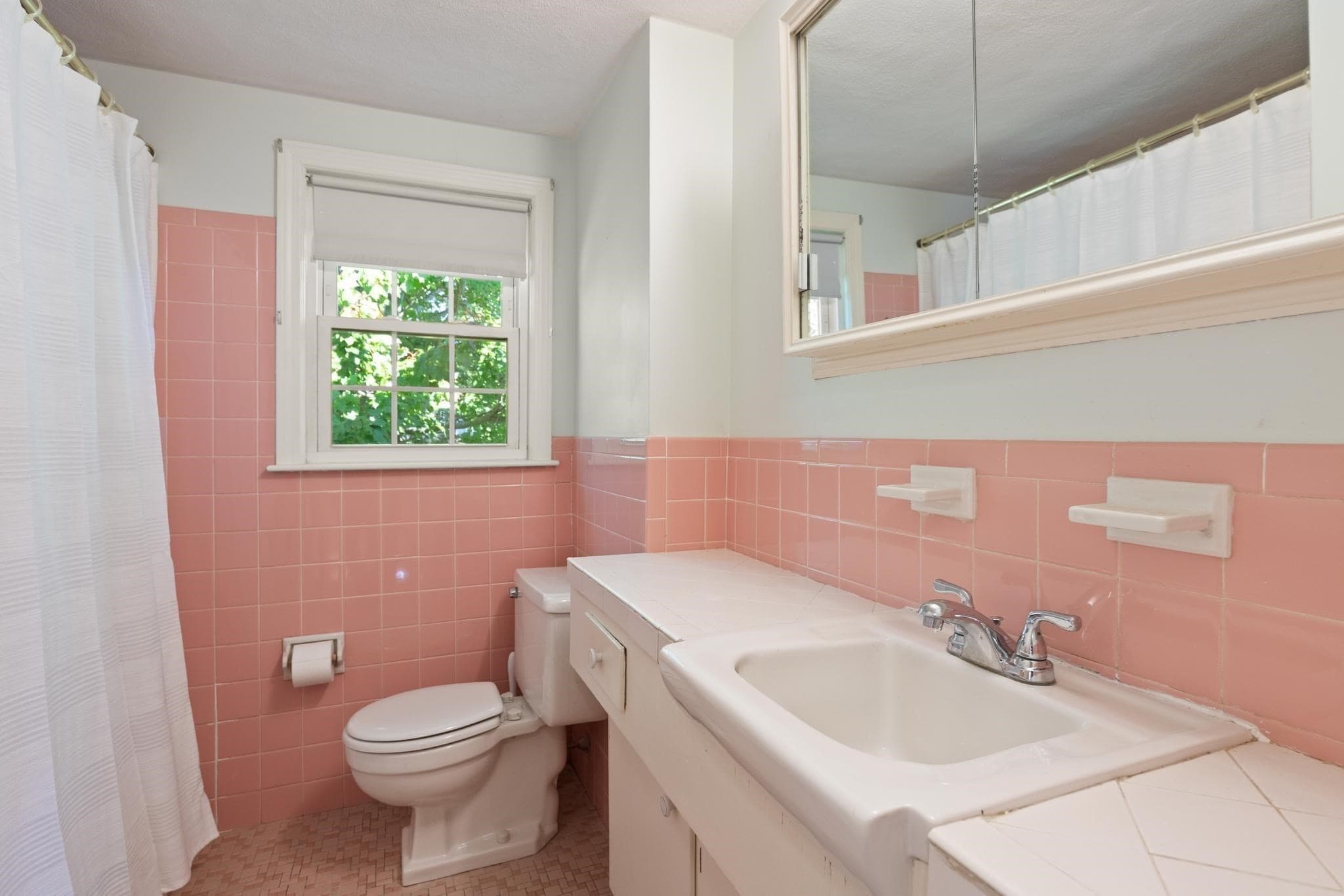 Single Family Residence at 33 Arcadia Rd, Norwood MA 02062, Norwood, photo 24 of 32