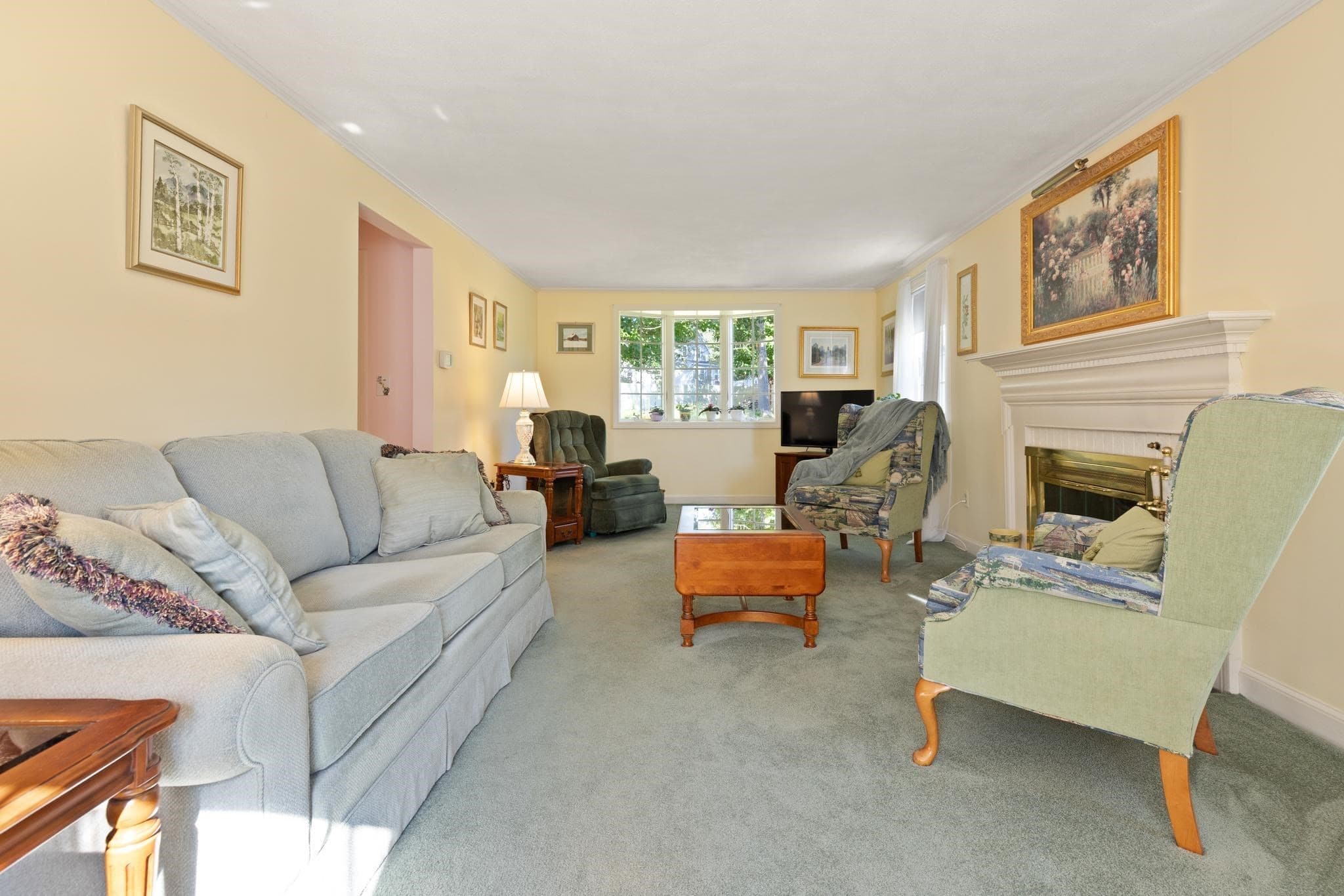 Single Family Residence at 33 Arcadia Rd, Norwood MA 02062, Norwood, photo 4 of 32