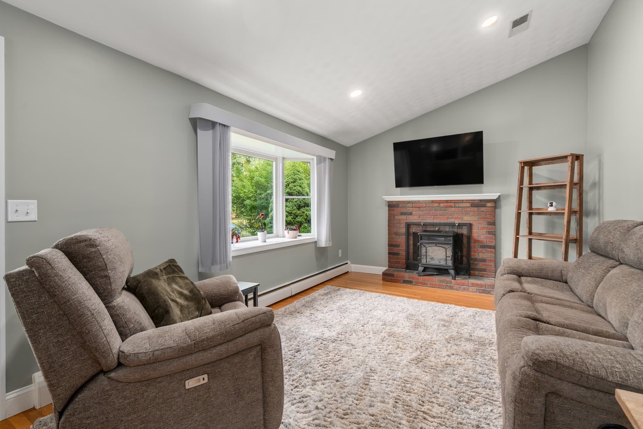 Single Family Residence at 18 Julie Ave, Brockton MA 02301, Brockton, photo 10 of 29