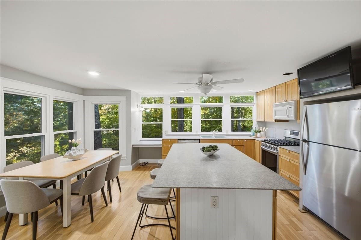 Single Family Residence at 454 Spring St, Marshfield MA 02050, Marshfield, photo 7 of 27