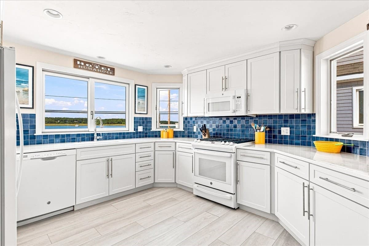 Single Family Residence at 148 Central Ave, Scituate MA 02050, Scituate, photo 10 of 42