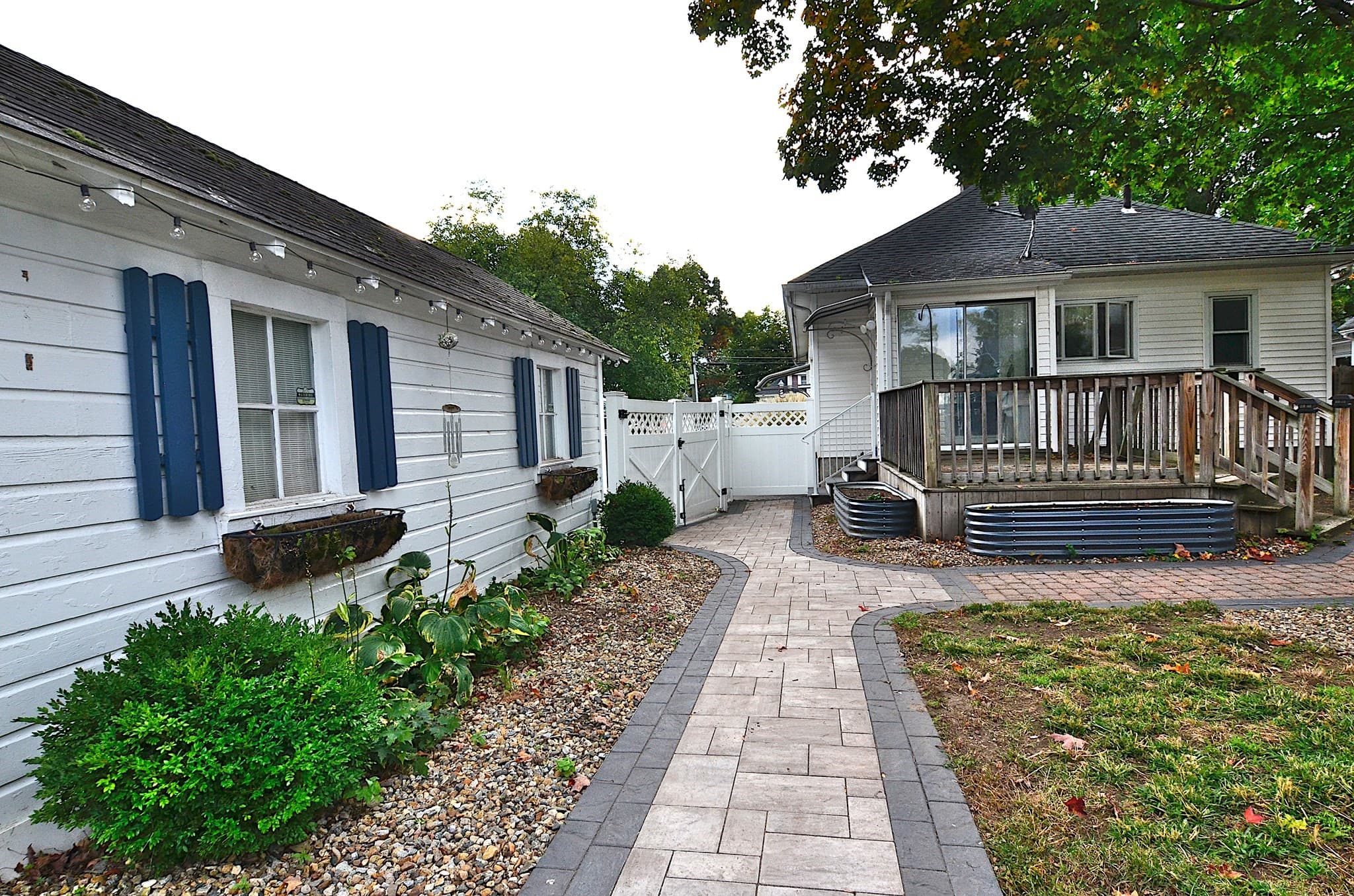 Single Family Residence at 31 Barber St, Springfield MA 01109, Springfield, photo 9 of 12