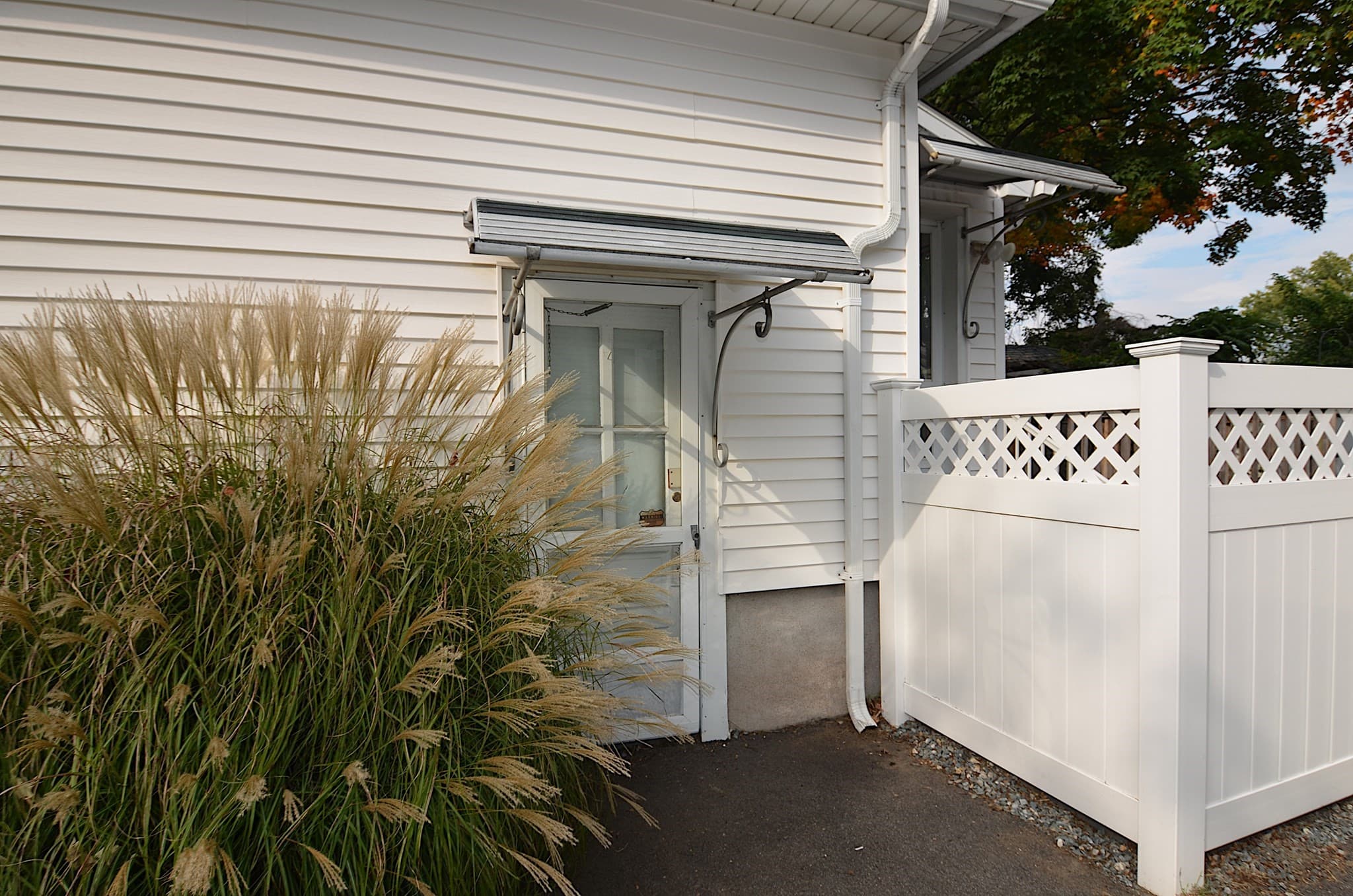 Single Family Residence at 31 Barber St, Springfield MA 01109, Springfield, photo 8 of 12