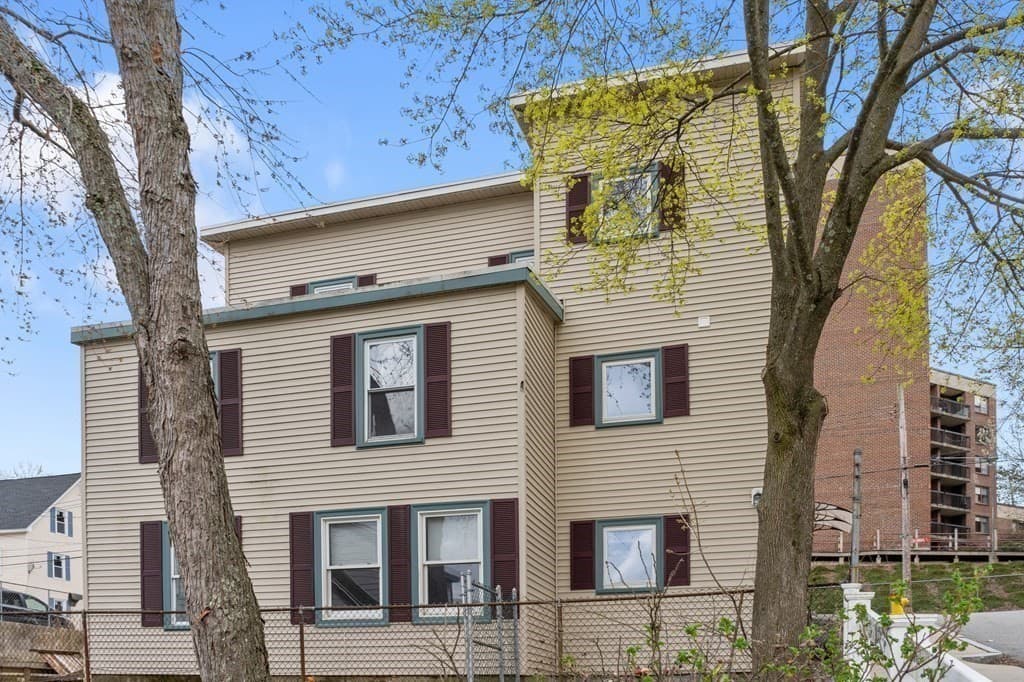 Multi Family at 76 Columbus, Fitchburg MA 01420, Fitchburg, photo 2 of 37