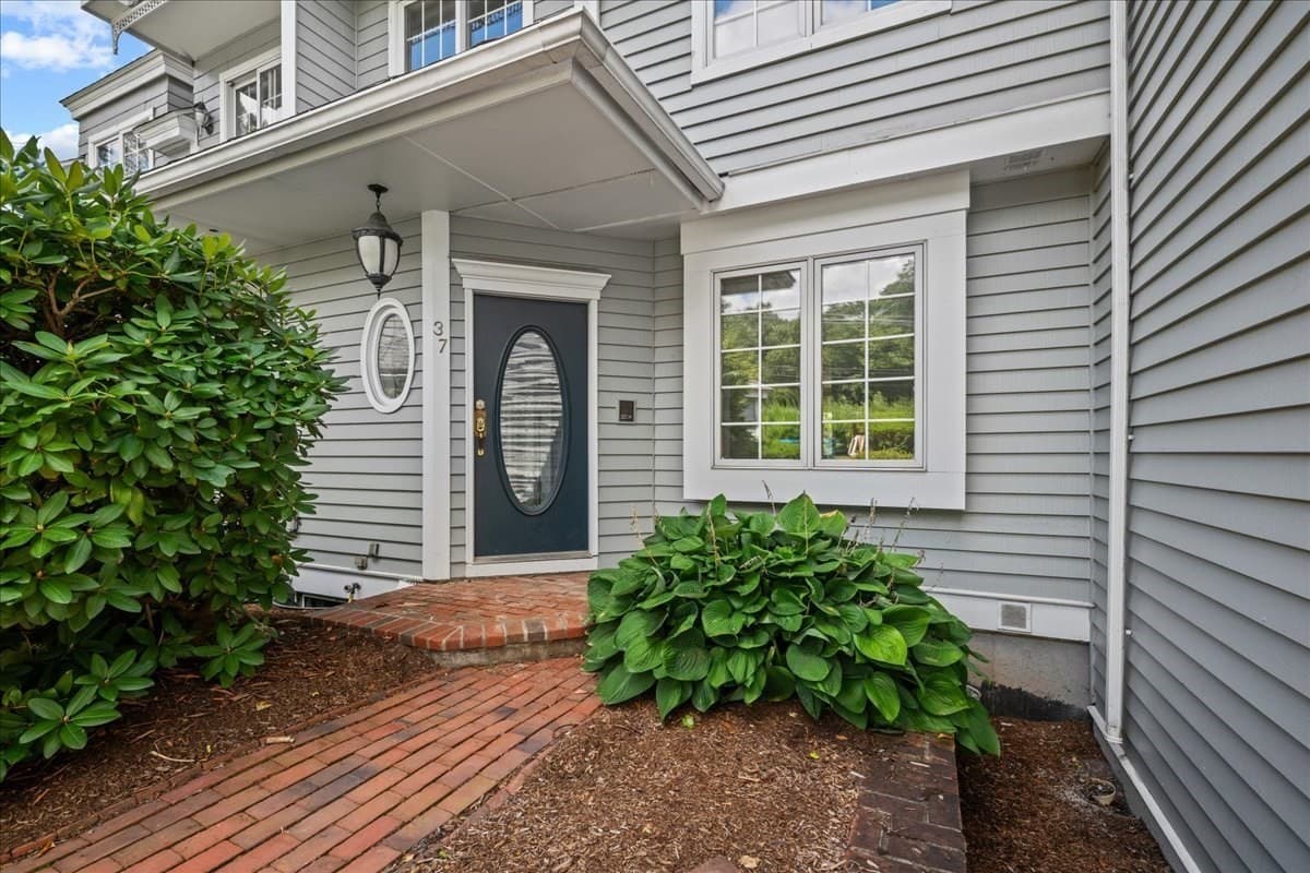 Condominium at 37 Eastern Point Dr # 35, Shrewsbury MA 01545, Shrewsbury, photo 2 of 42