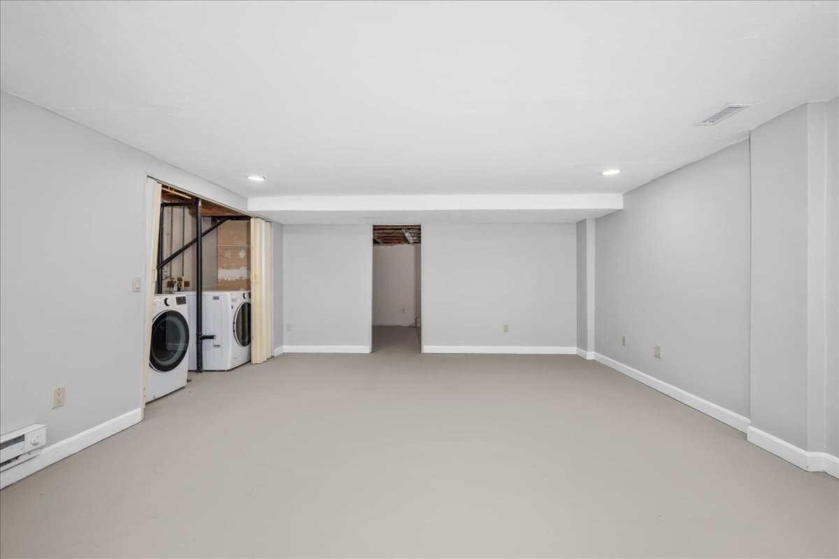 Condominium at 37 Eastern Point Dr # 35, Shrewsbury MA 01545, Shrewsbury, photo 32 of 42
