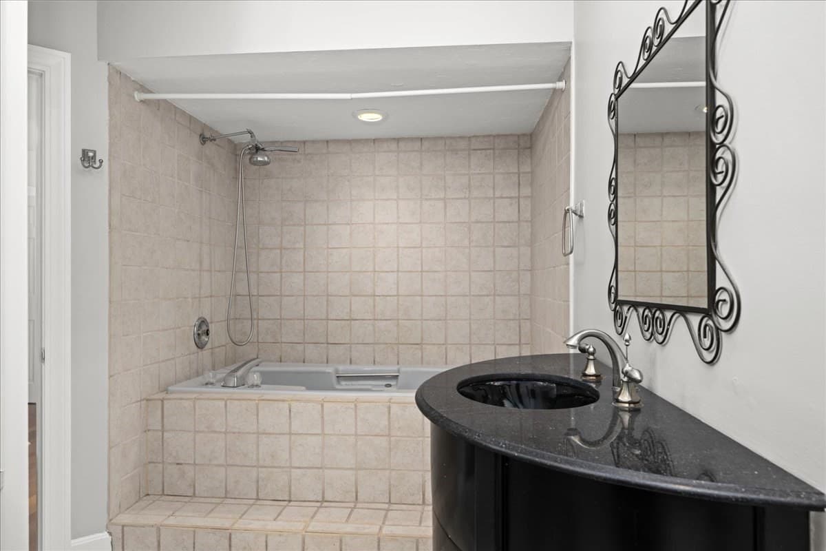 Condominium at 37 Eastern Point Dr # 35, Shrewsbury MA 01545, Shrewsbury, photo 24 of 42
