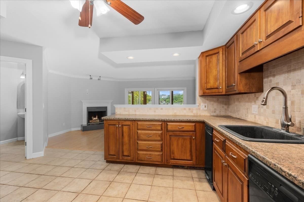 Condominium at 37 Eastern Point Dr # 35, Shrewsbury MA 01545, Shrewsbury, photo 10 of 42