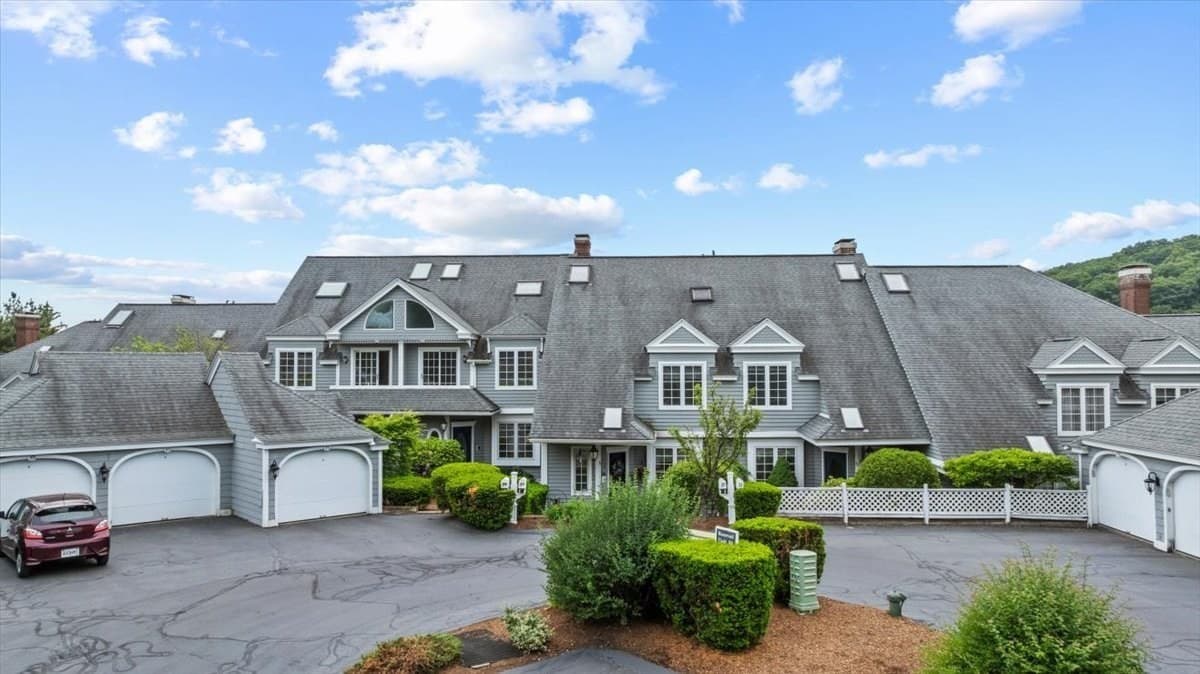 Condominium at 37 Eastern Point Dr # 35, Shrewsbury MA 01545, Shrewsbury, photo 40 of 42