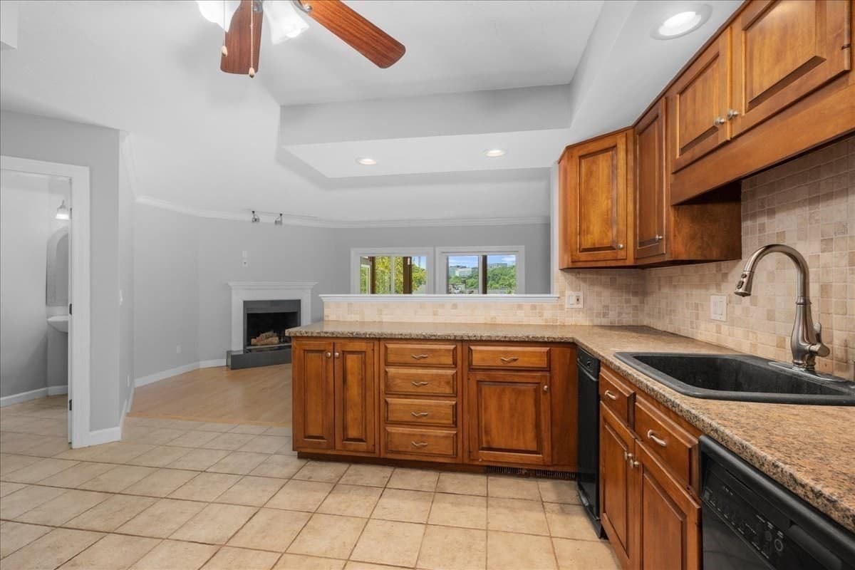 Condominium at 37 Eastern Point Dr # 35, Shrewsbury MA 01545, Shrewsbury, photo 8 of 42