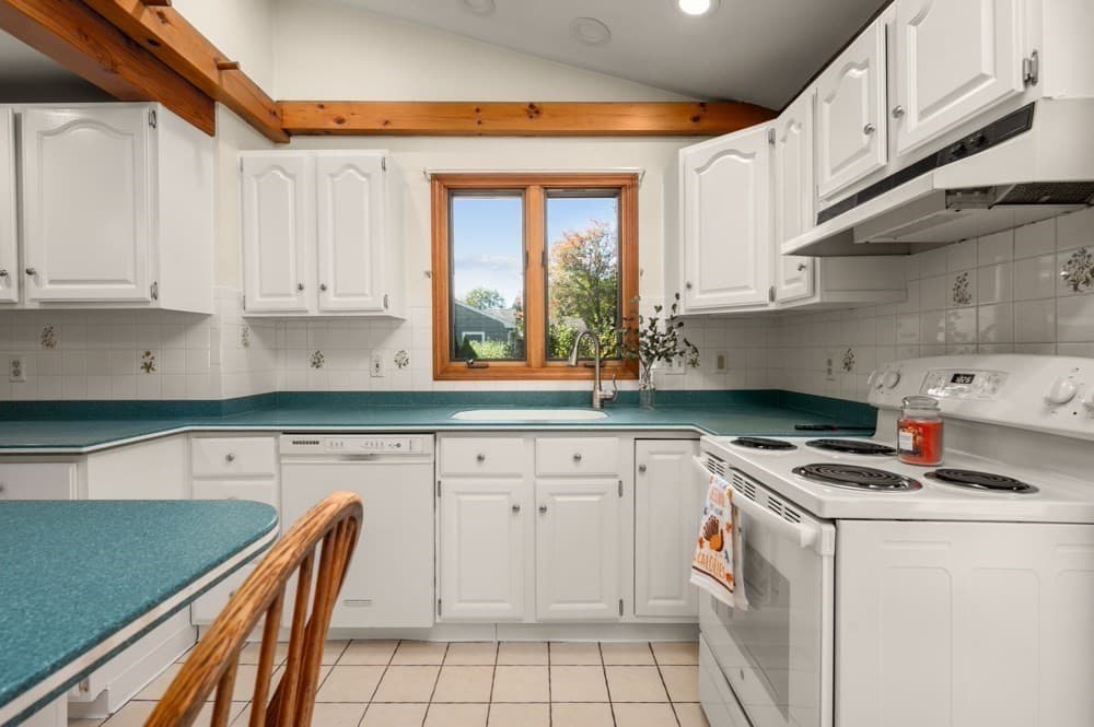 Single Family Residence at 12 Allen Park Dr, Wilmington MA 01887, Wilmington, photo 9 of 42
