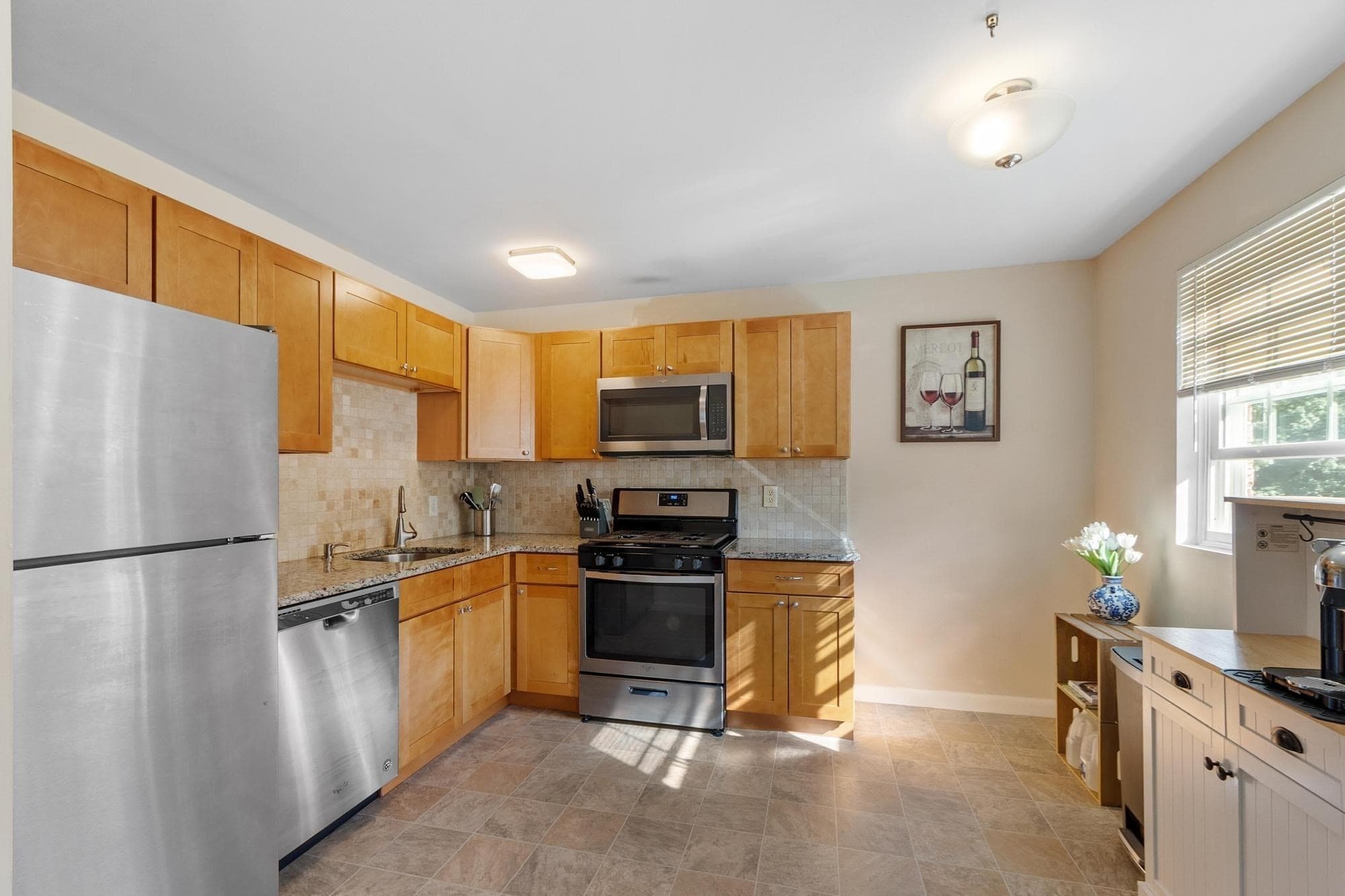 Condominium at 23 Edgelawn Ave # 5, North Andover MA 01845, North Andover, photo 7 of 23