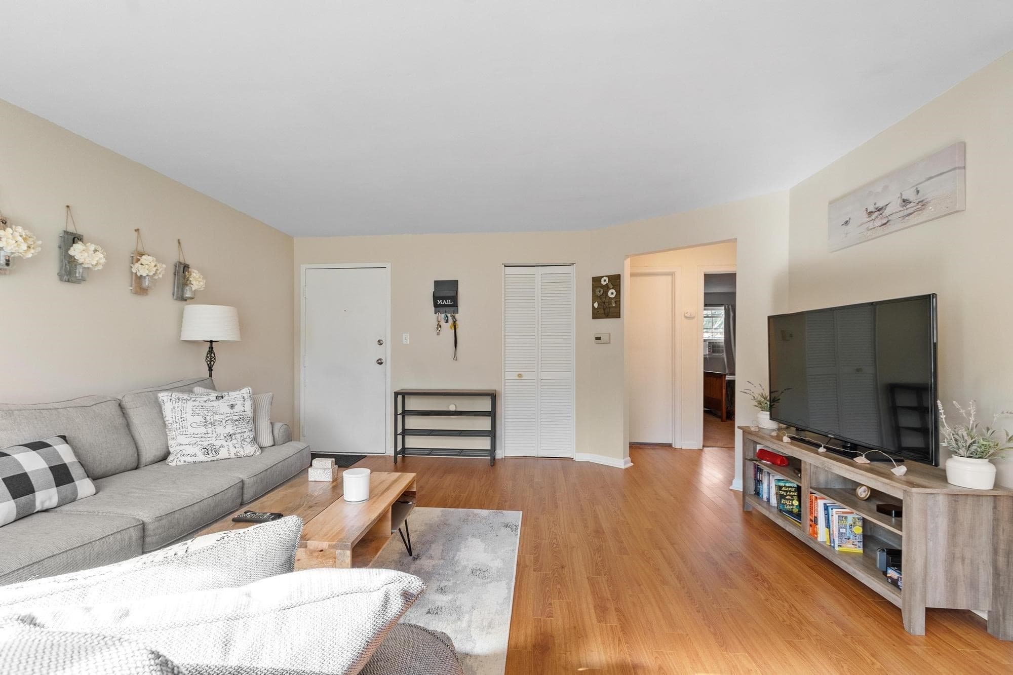 Condominium at 23 Edgelawn Ave # 5, North Andover MA 01845, North Andover, photo 3 of 23