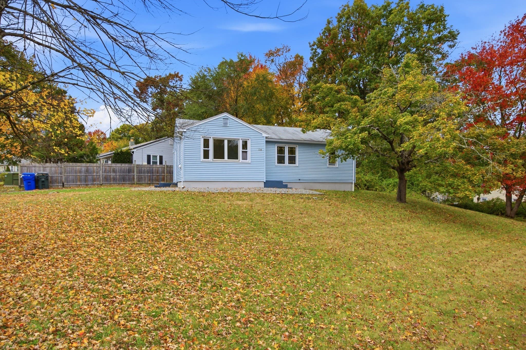114 Leatherleaf Dr, Springfield MA 01109