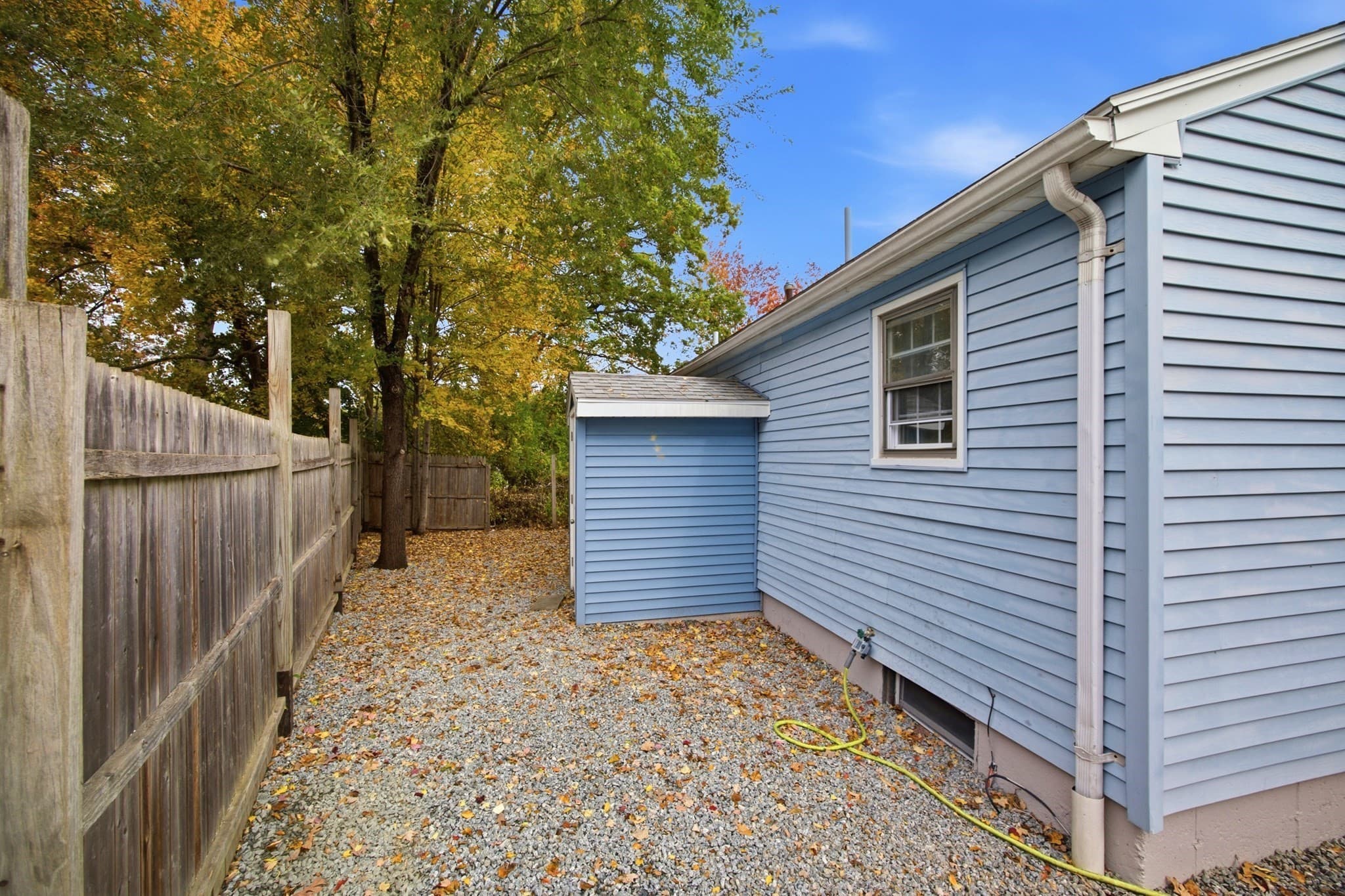 Single Family Residence at 114 Leatherleaf Dr, Springfield MA 01109, photo 34 of 35