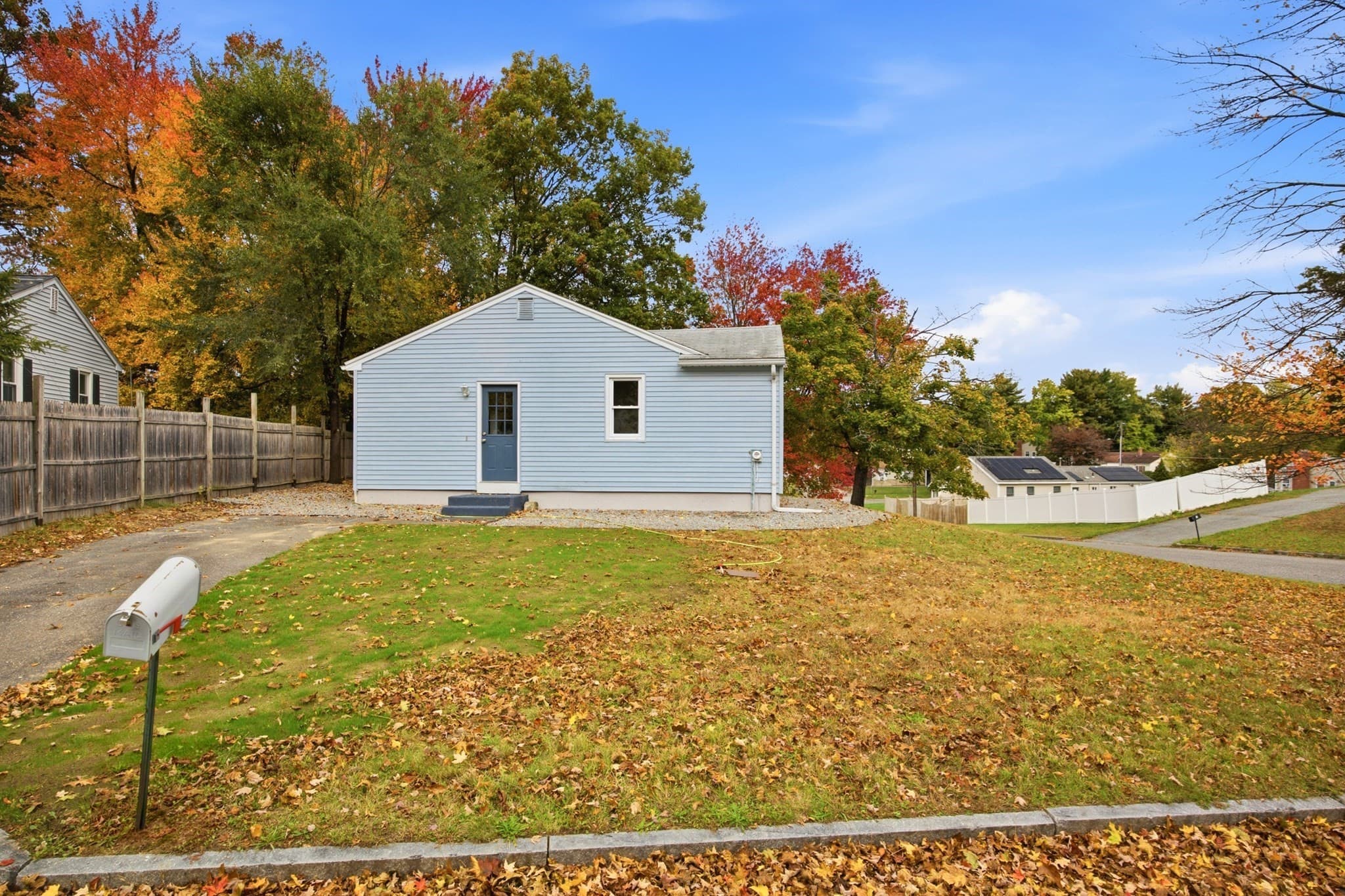 Single Family Residence at 114 Leatherleaf Dr, Springfield MA 01109, photo 4 of 35