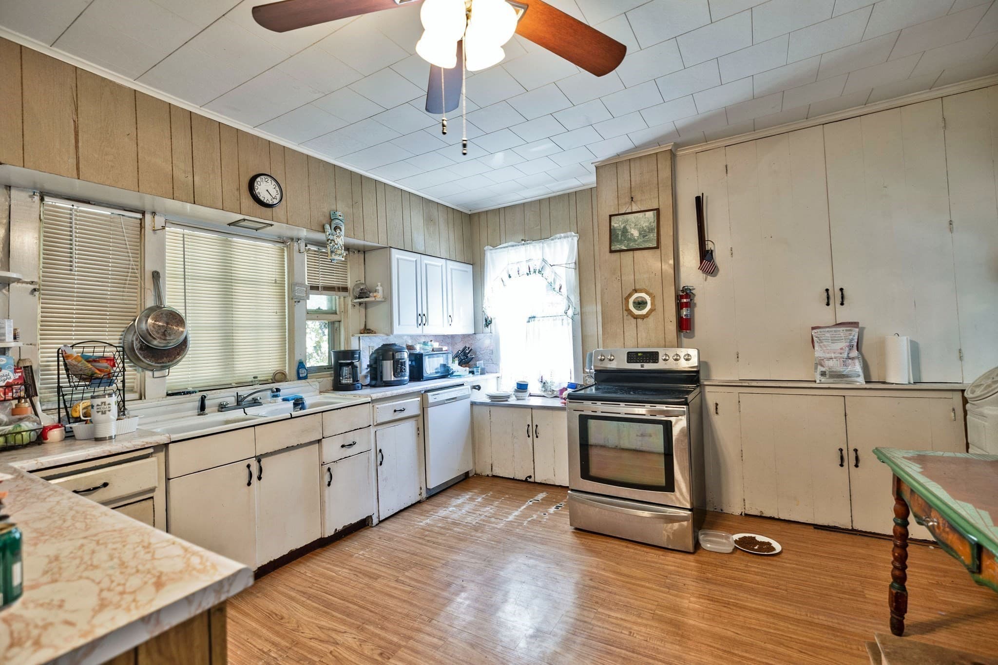 Single Family Residence at 99 Hart St, Taunton MA 02780, Taunton, photo 6 of 23