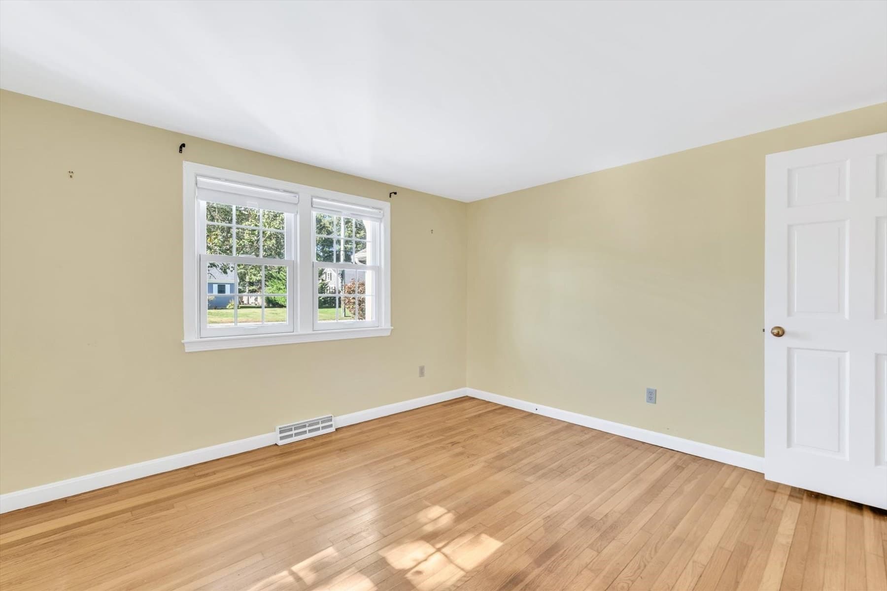 Single Family Residence at 105 Captain Chase Rd, Yarmouth MA 02601, Yarmouth, photo 23 of 39