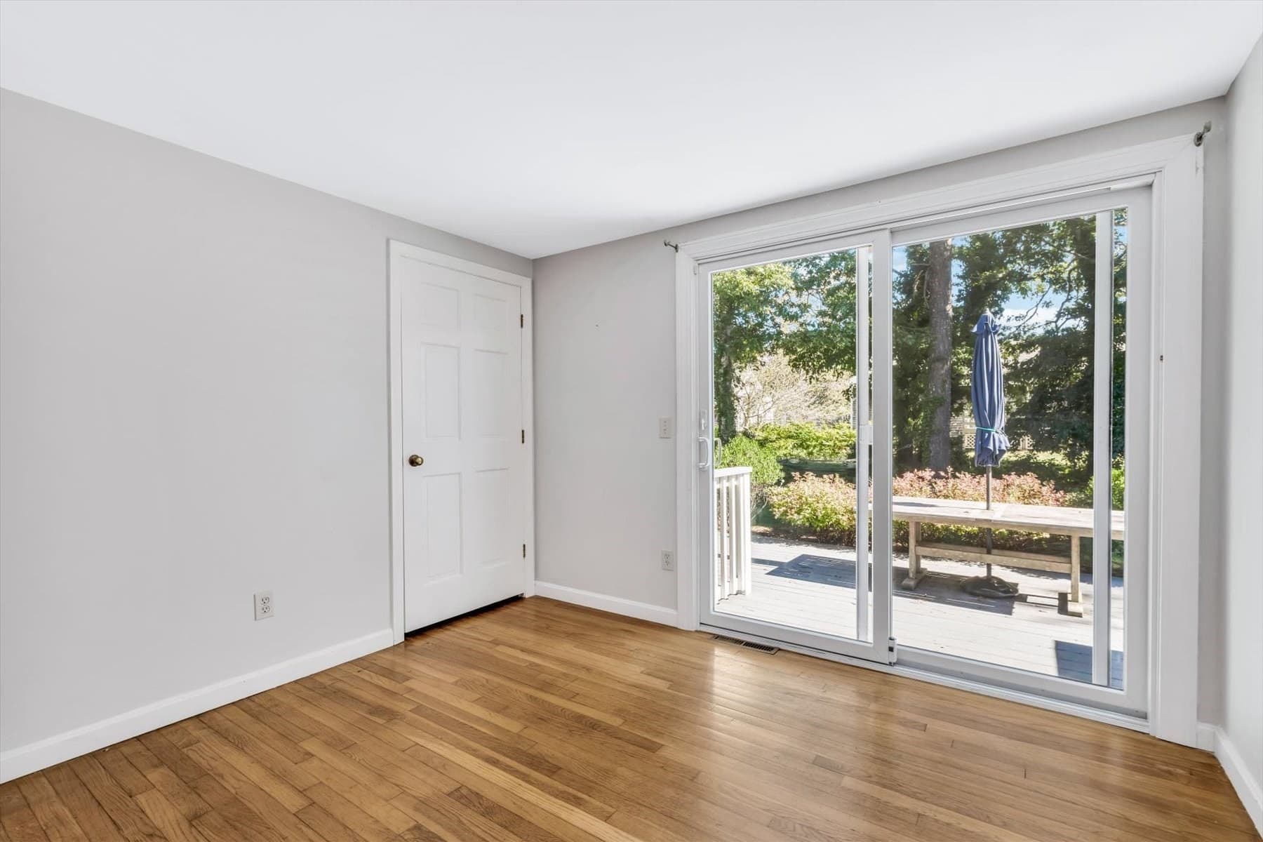 Single Family Residence at 105 Captain Chase Rd, Yarmouth MA 02601, Yarmouth, photo 17 of 39