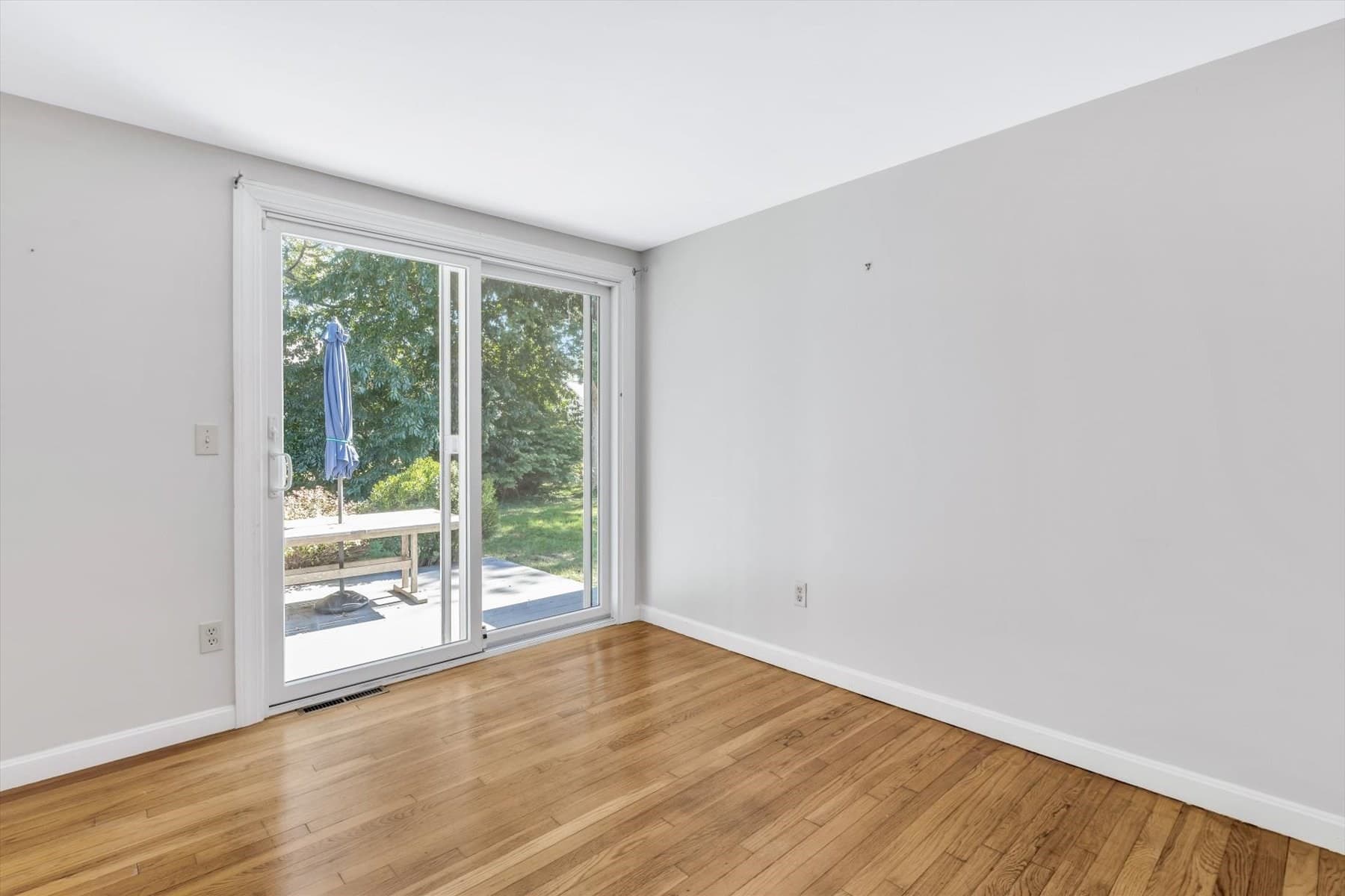 Single Family Residence at 105 Captain Chase Rd, Yarmouth MA 02601, Yarmouth, photo 16 of 39