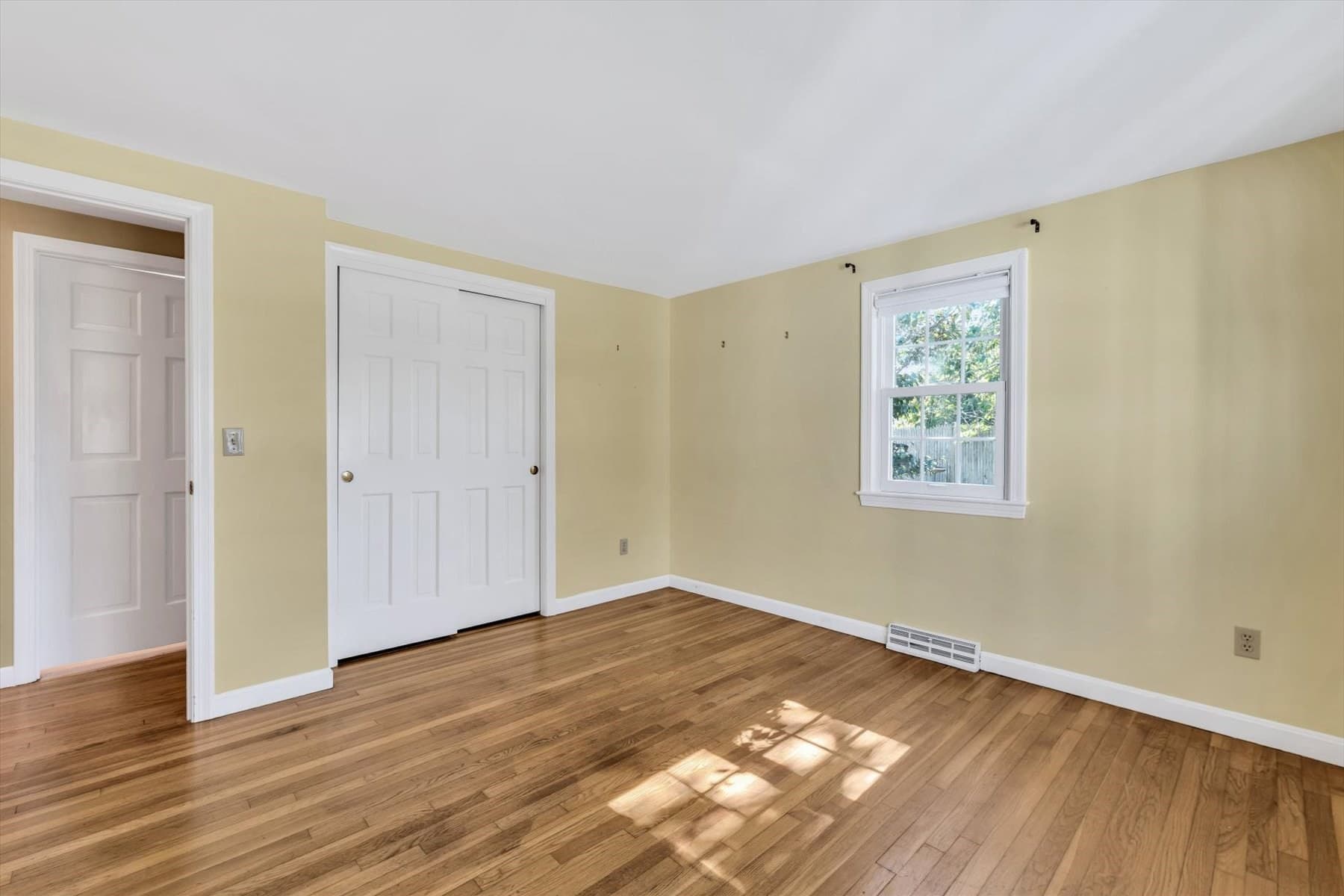 Single Family Residence at 105 Captain Chase Rd, Yarmouth MA 02601, Yarmouth, photo 20 of 39