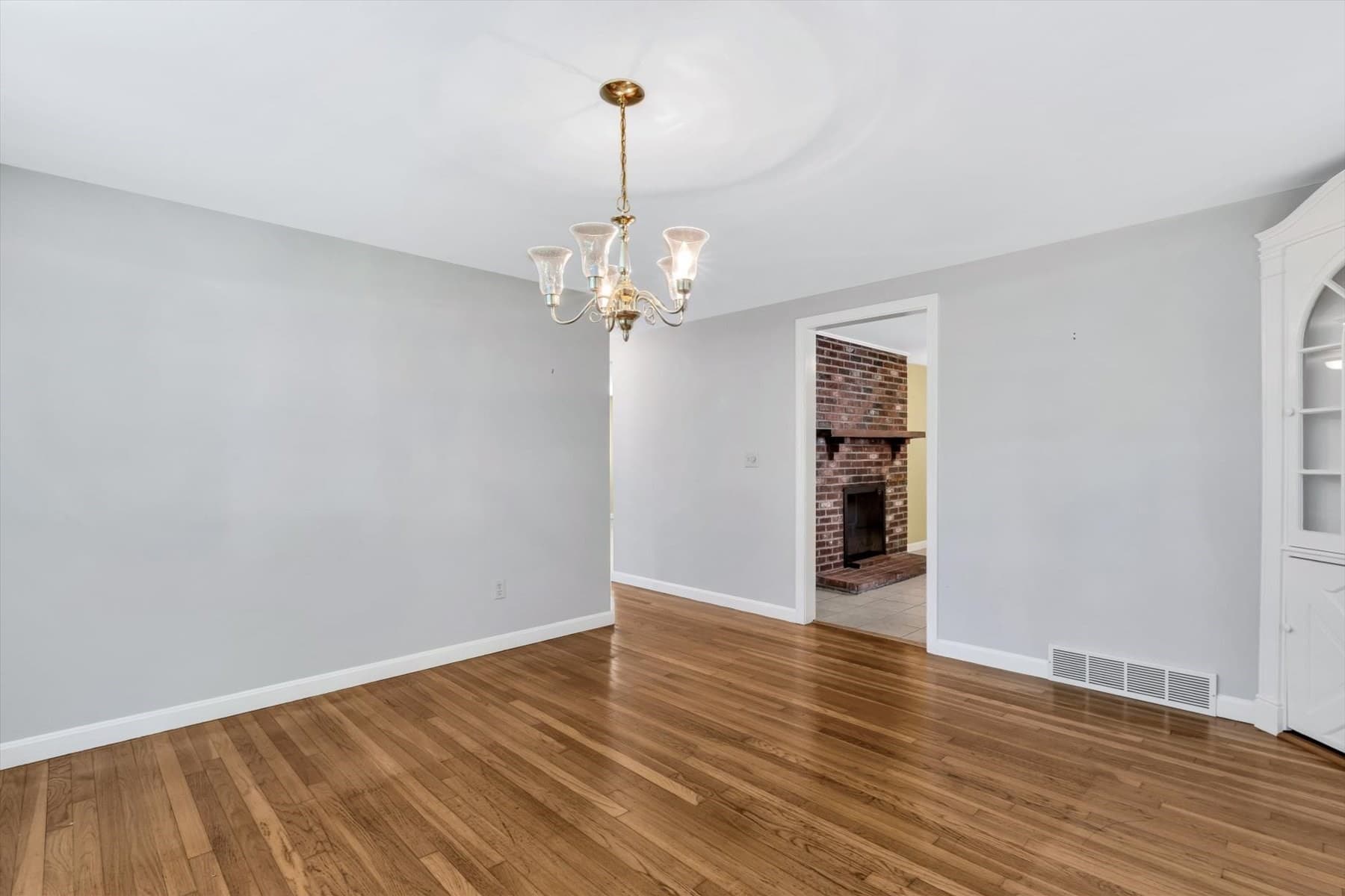 Single Family Residence at 105 Captain Chase Rd, Yarmouth MA 02601, Yarmouth, photo 14 of 39
