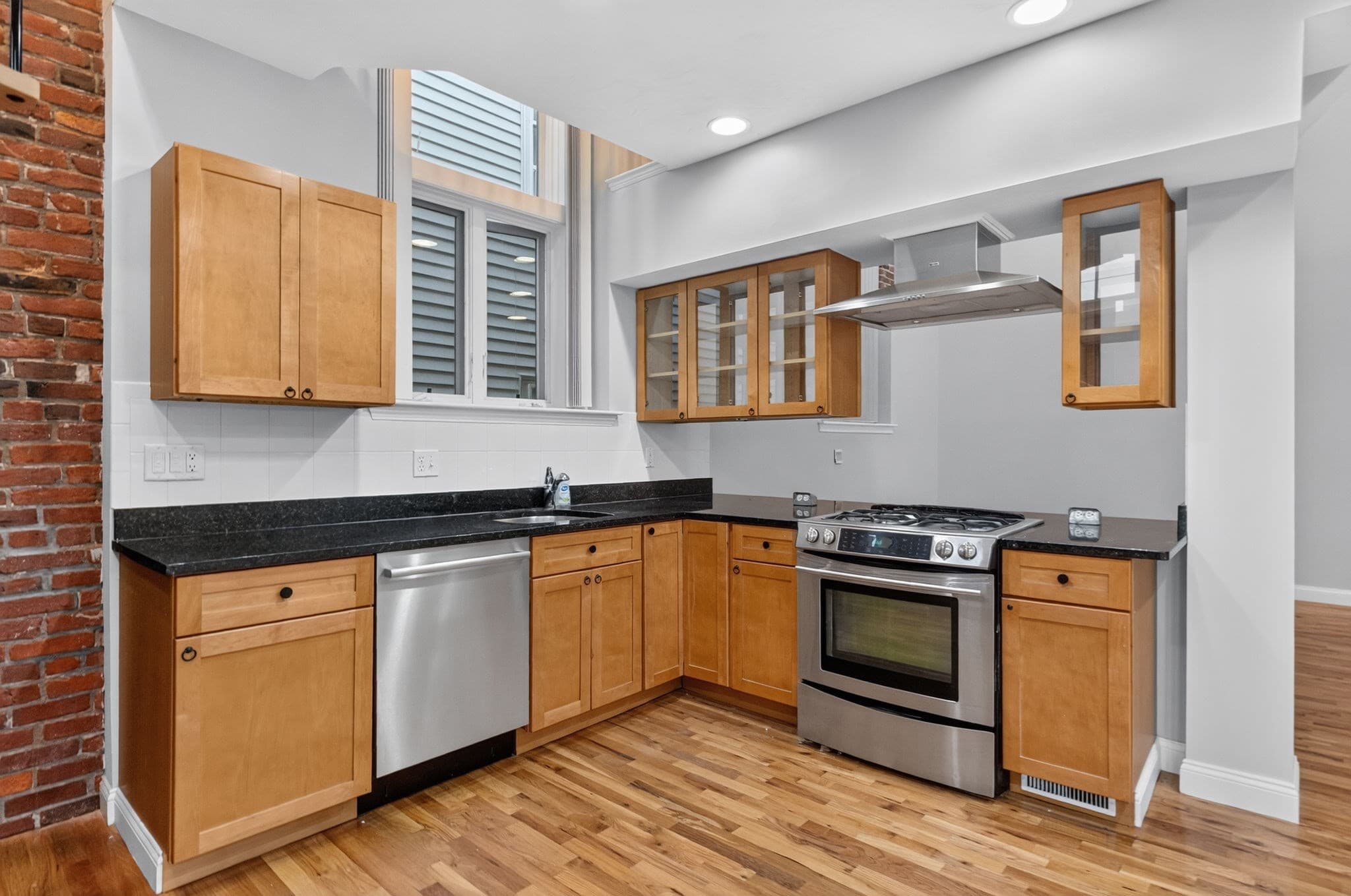 Condominium at 336 Saratoga Street # 1, Boston MA 02128, Boston, photo 4 of 13